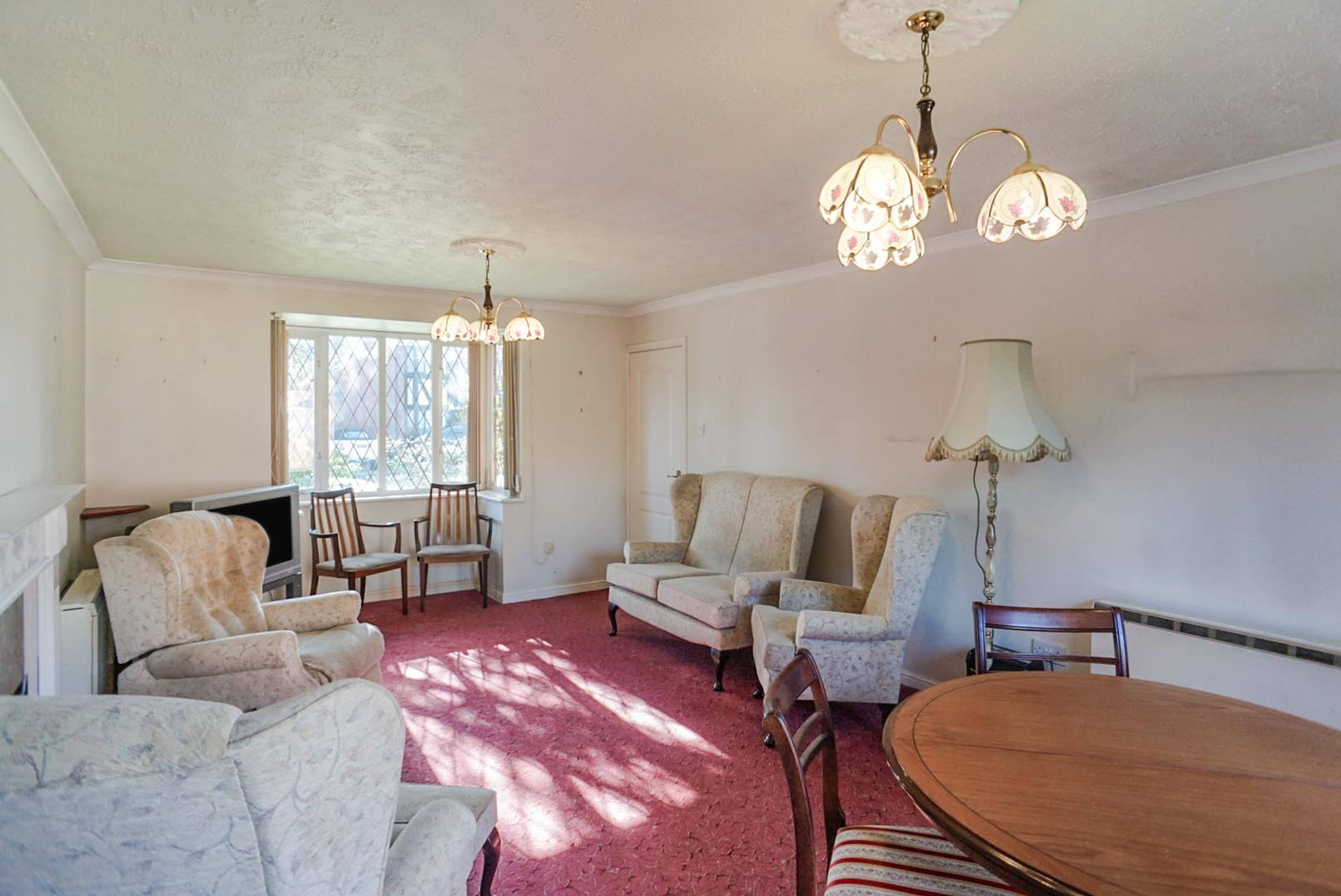 Lounge/Dining Room