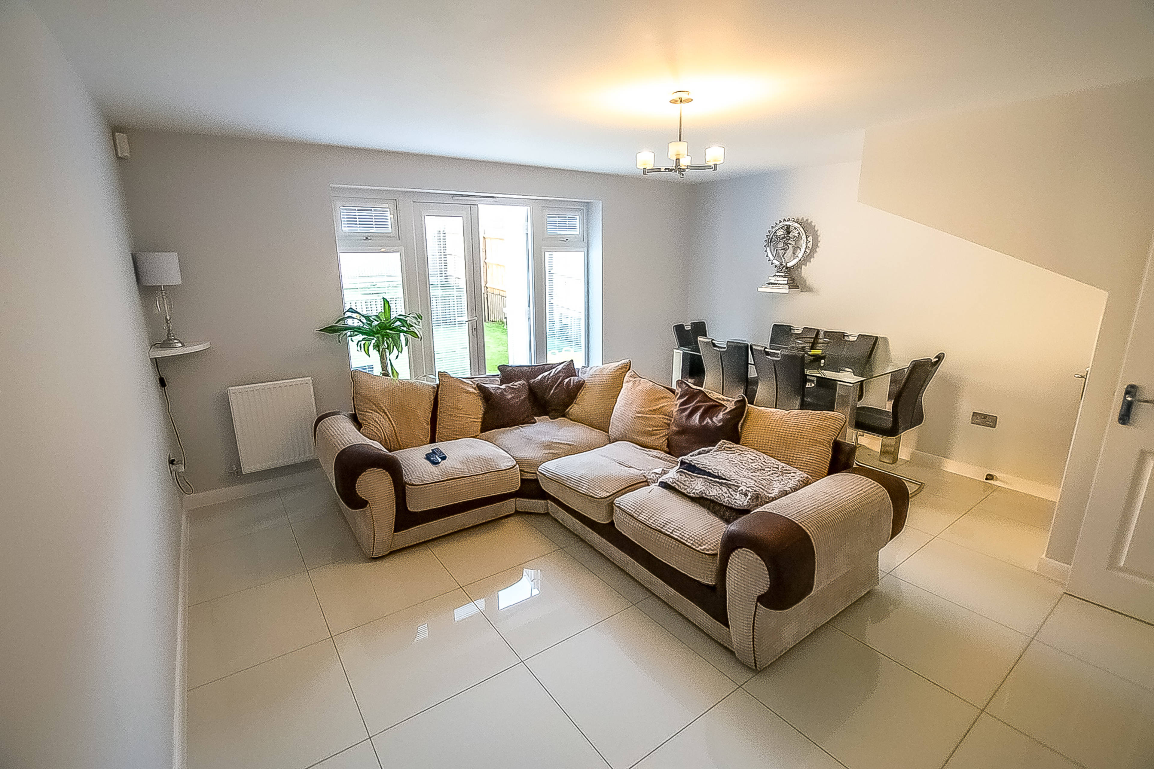 Lounge/Dining Room