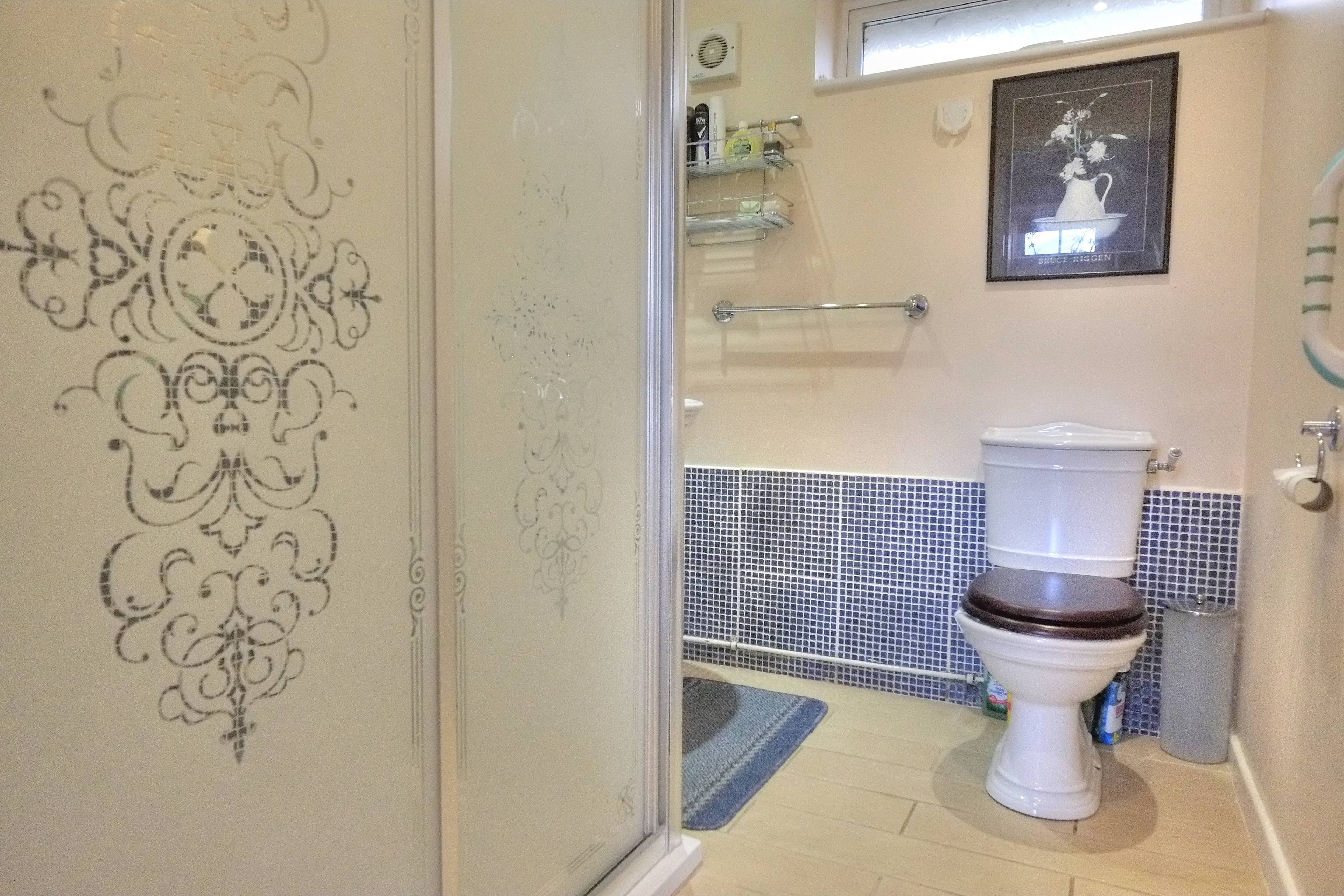 Annexe Shower Room