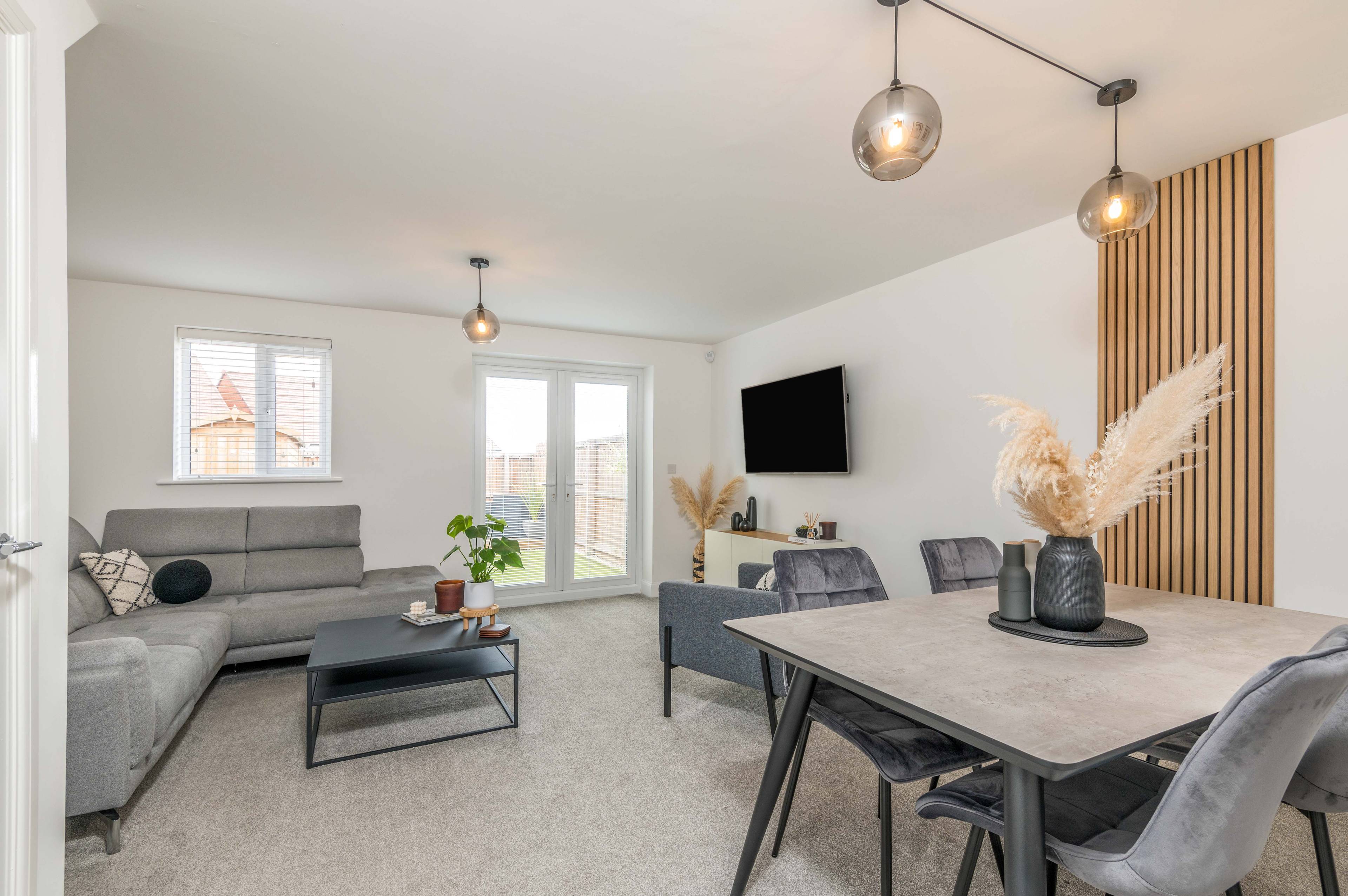 Lounge/Dining Room