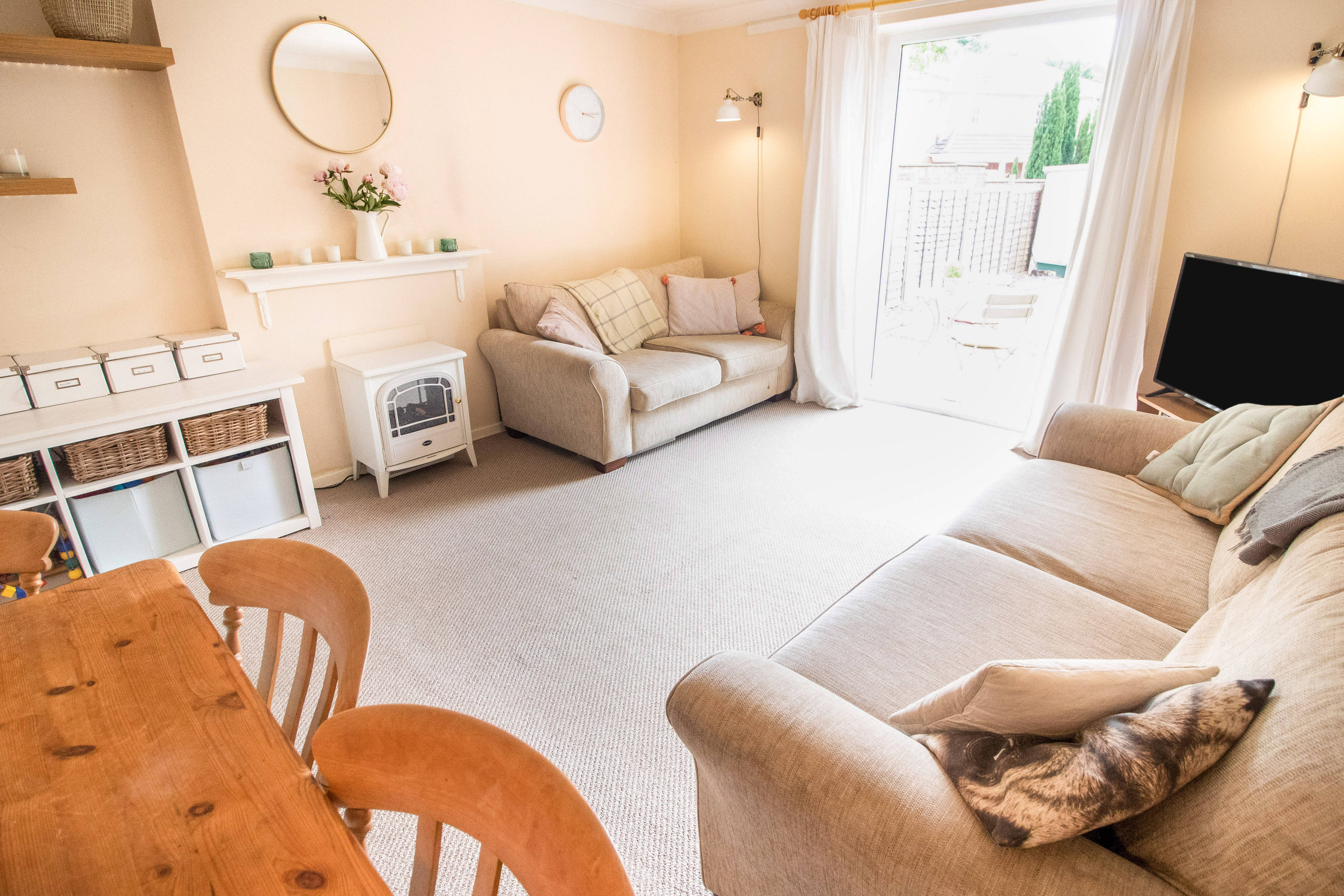 Lounge/Dining Room