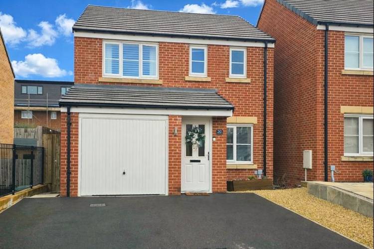 3 bedroom detached house