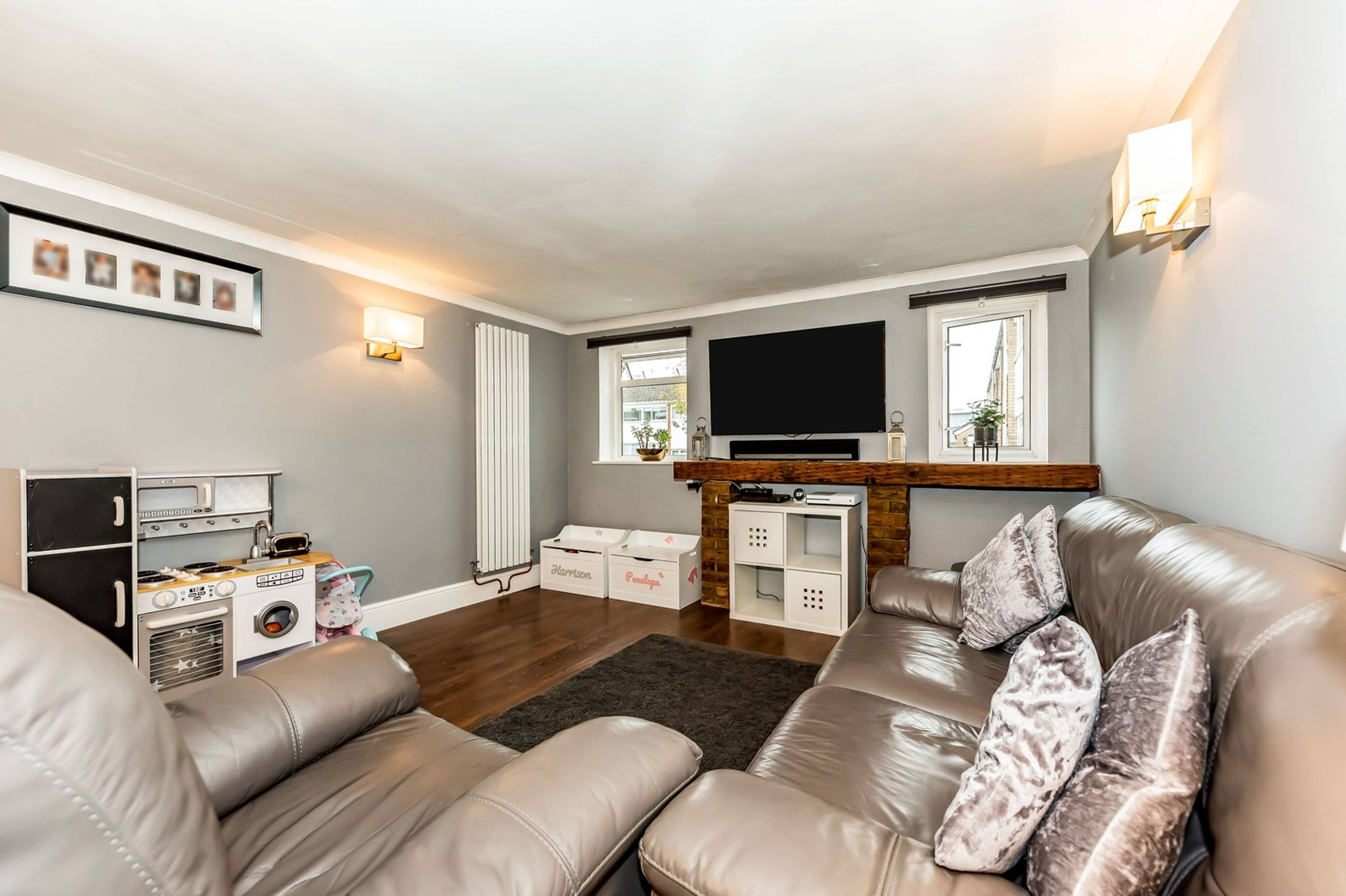 Lounge/Dining Room