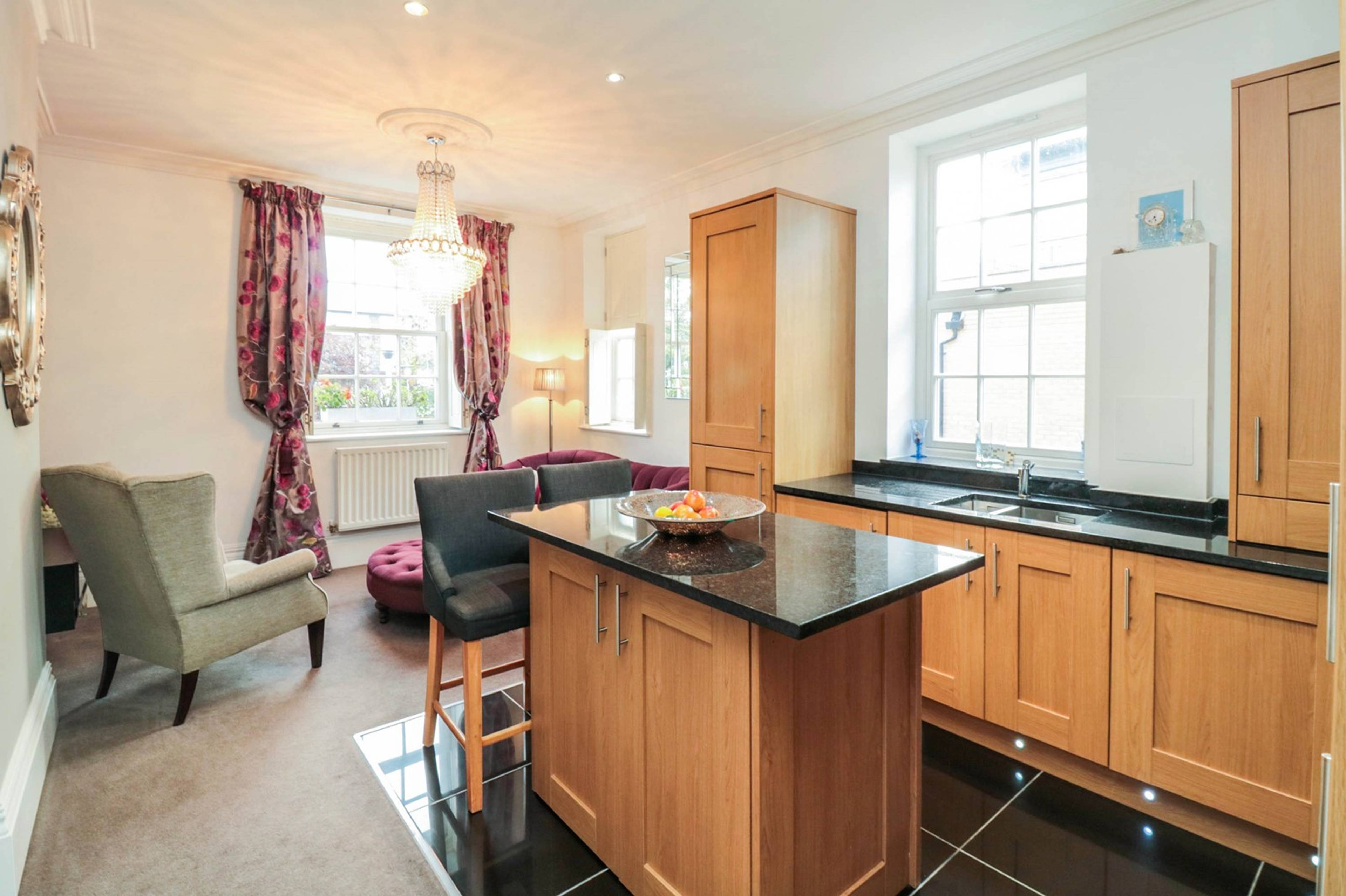 Lounge / Kitchen