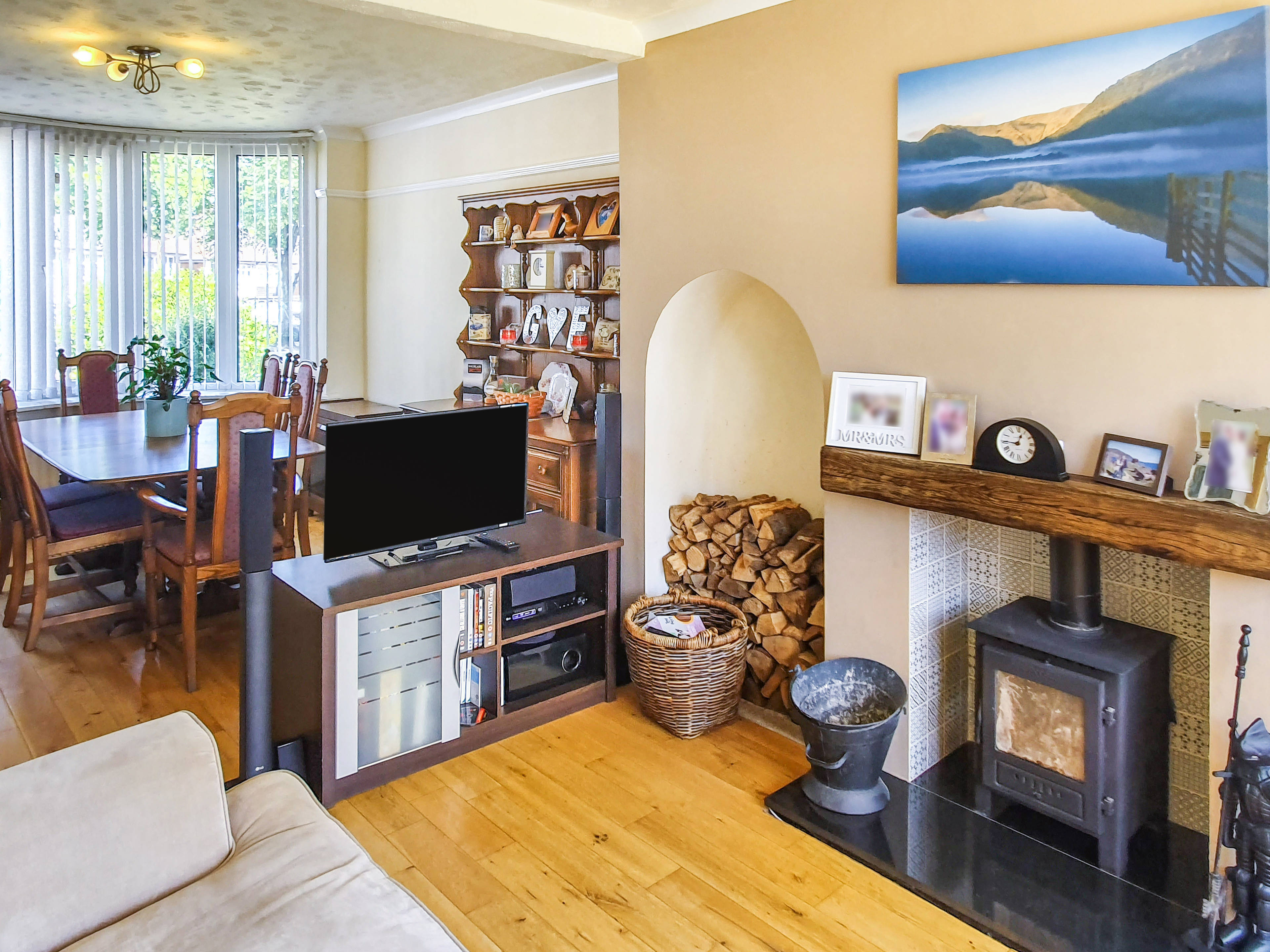 Lounge/Dining Room
