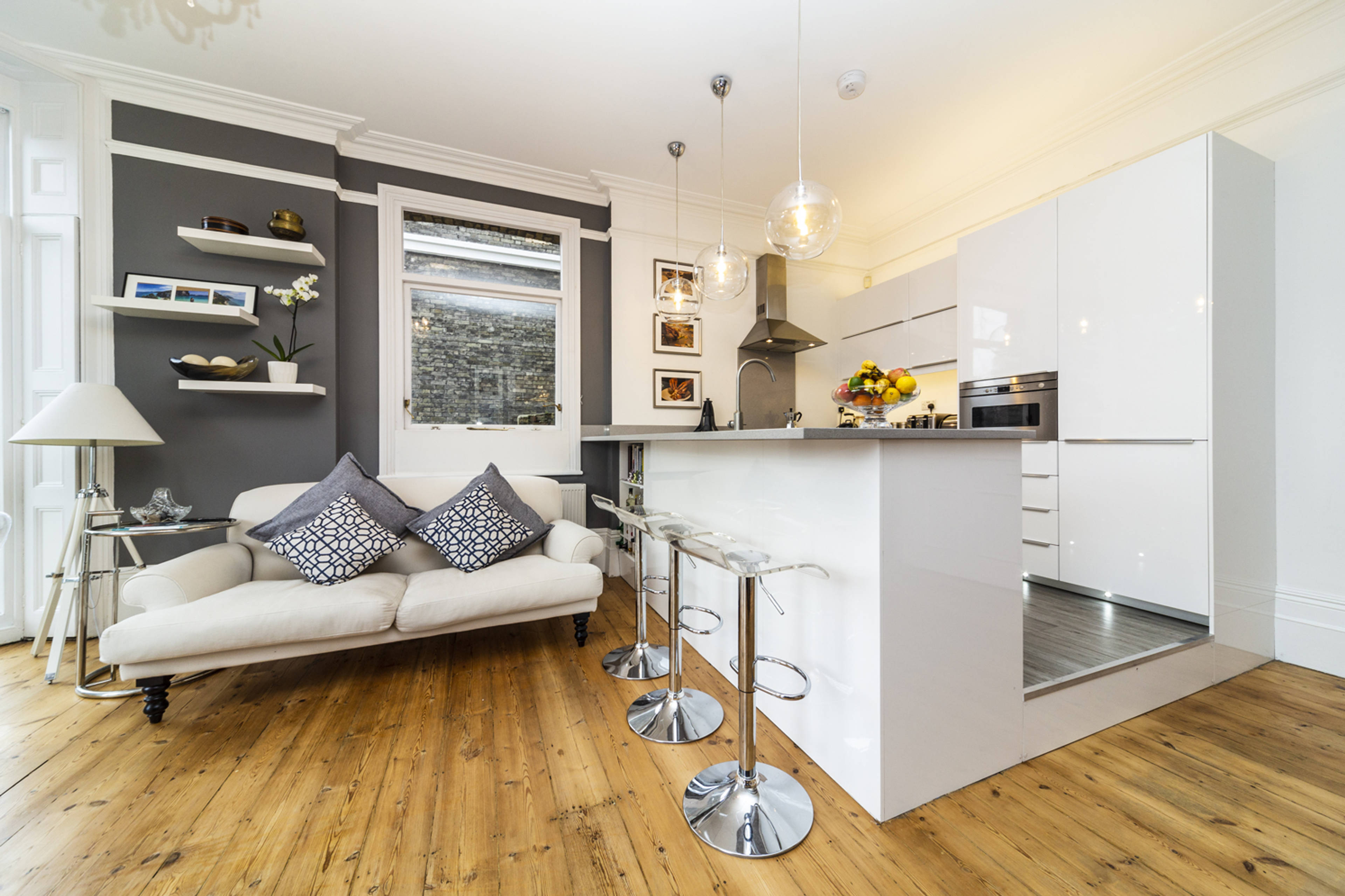Lounge / Kitchen