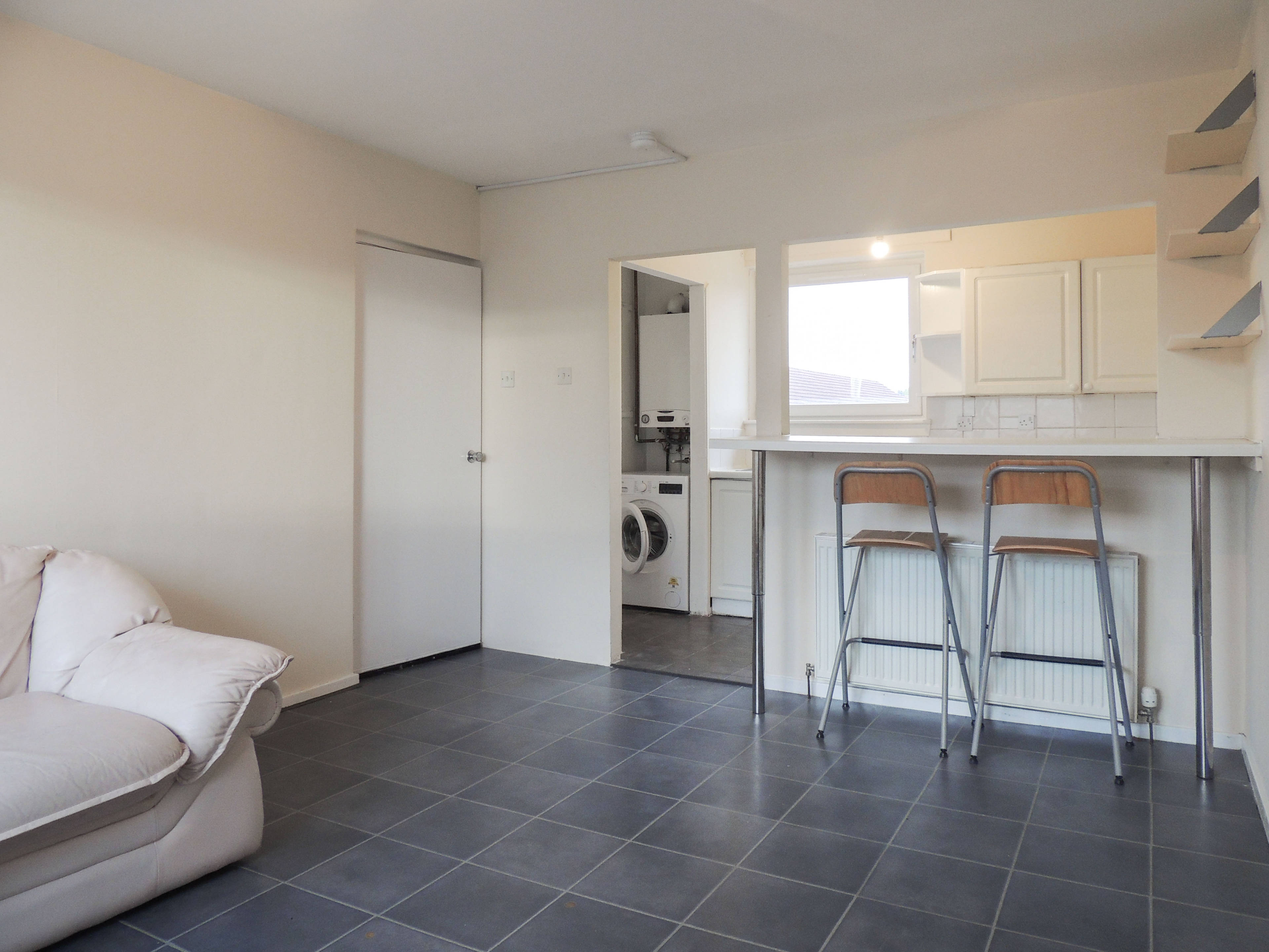 Lounge / Kitchen