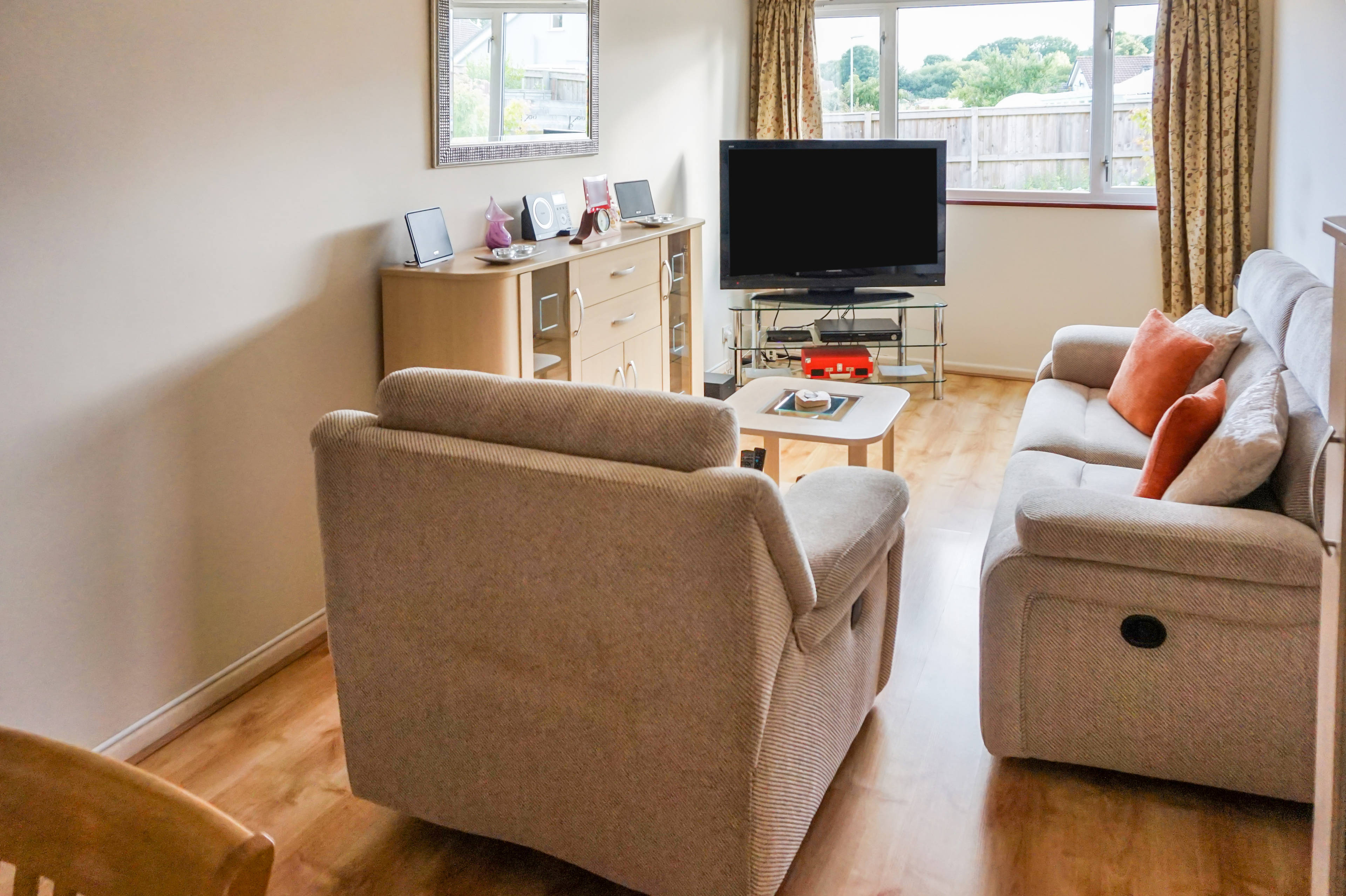 Lounge/Dining Room