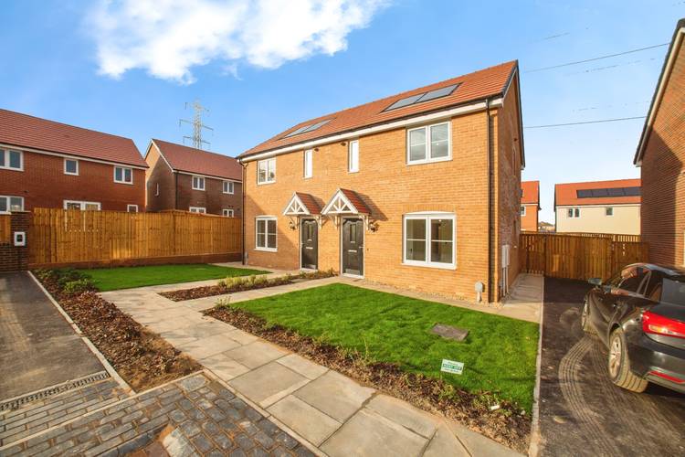 3 bedroom semi-detached house