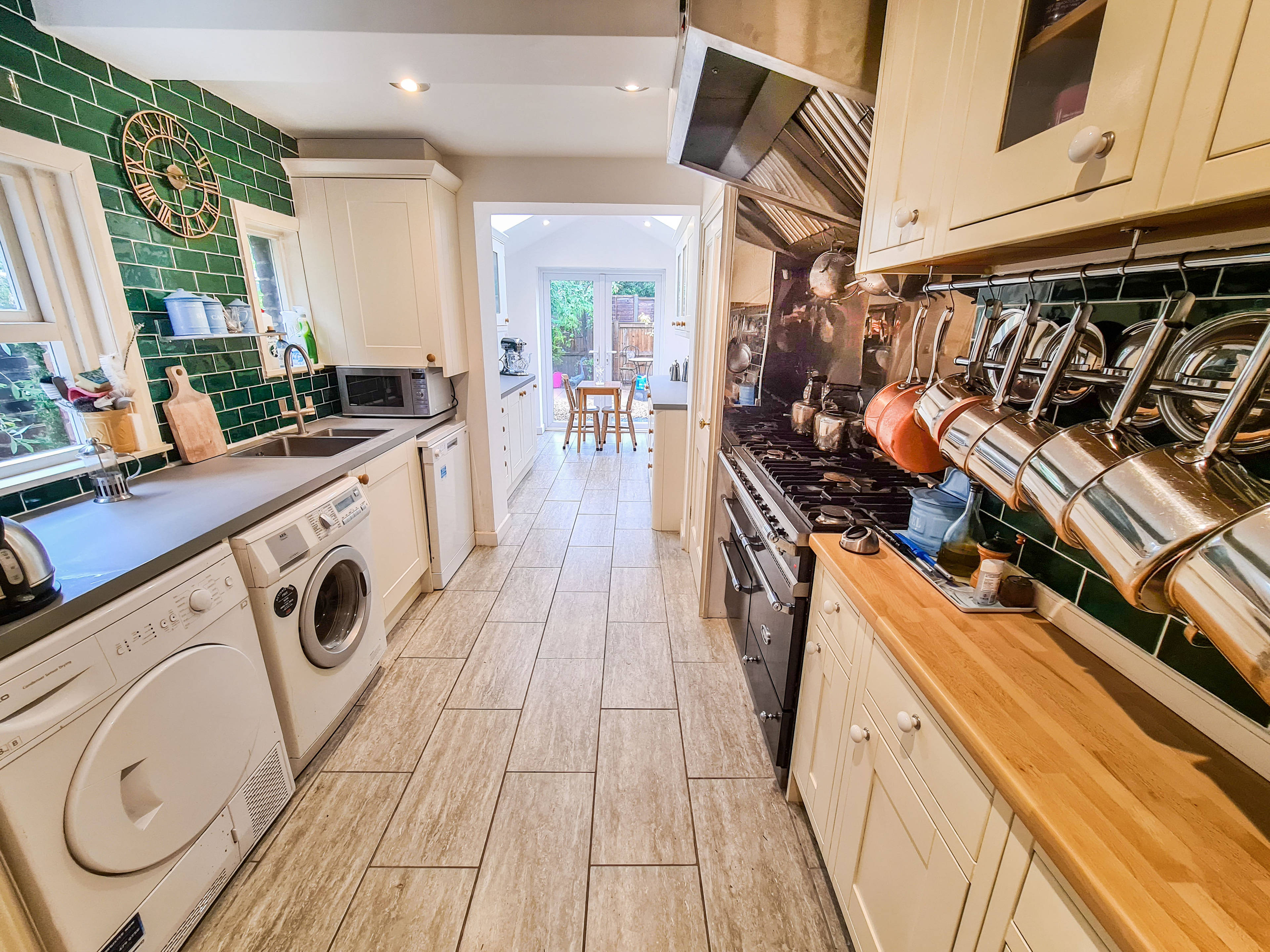 Kitchen/Breakfast