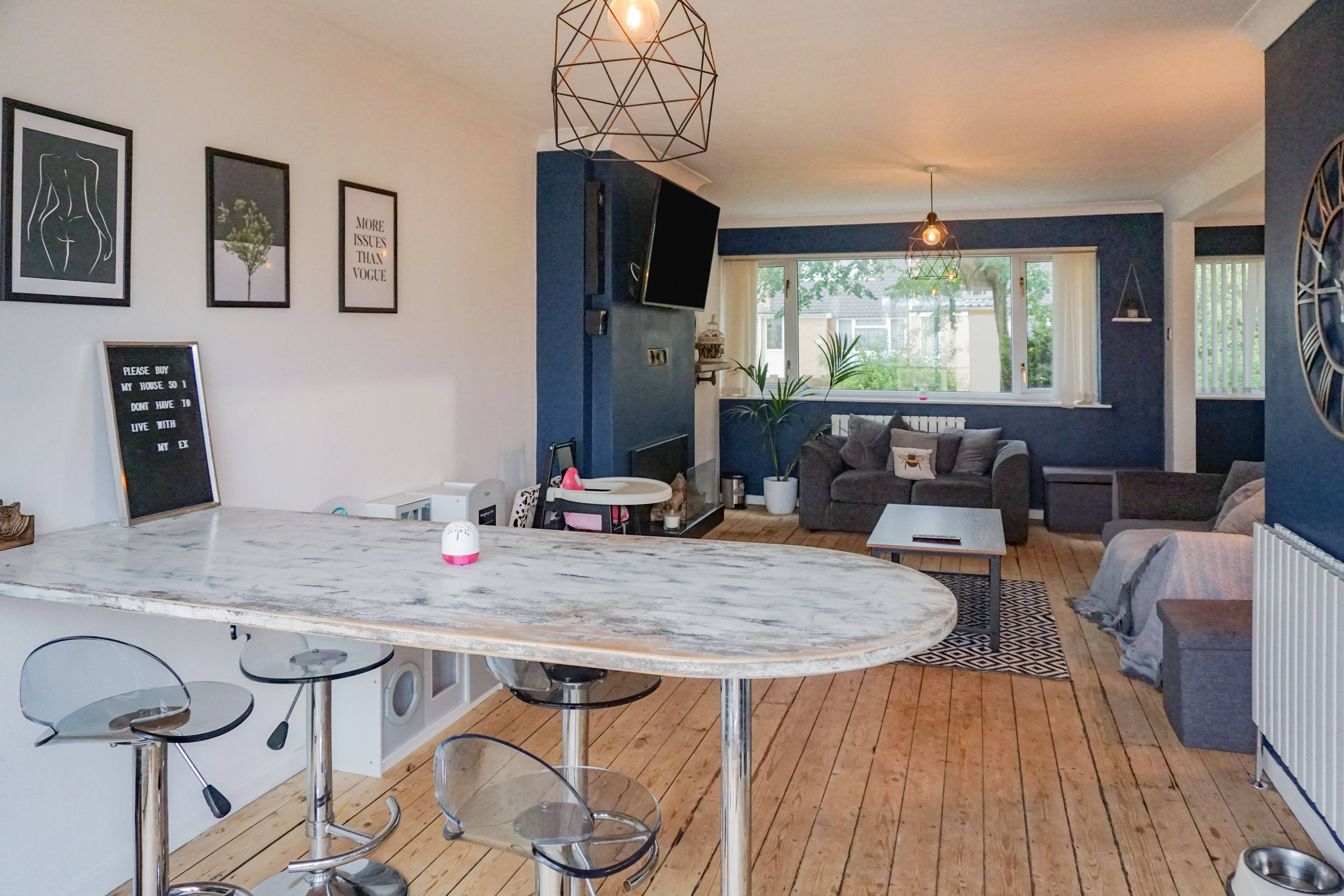 Lounge/Dining Room