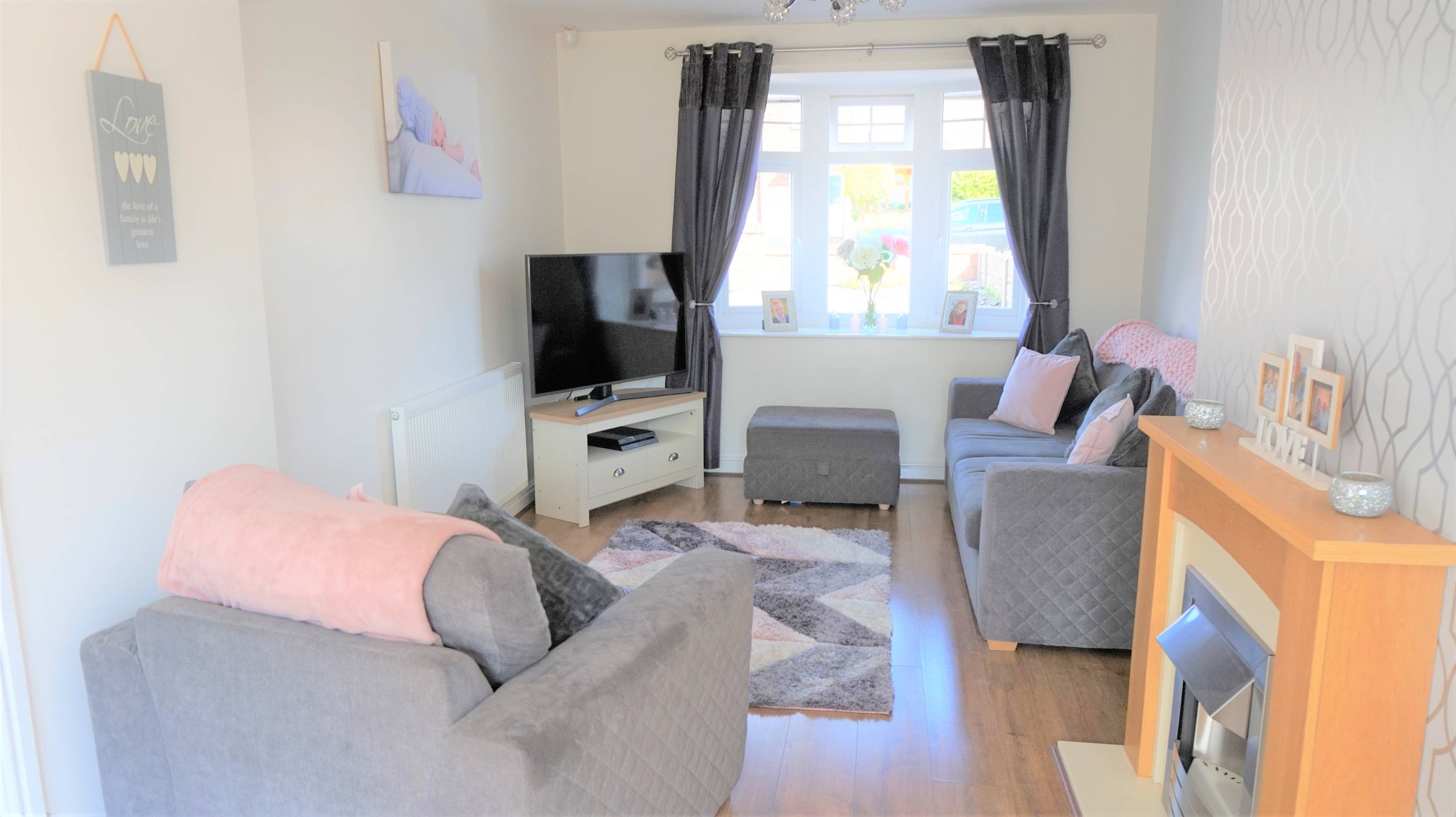 Lounge/Dining Room