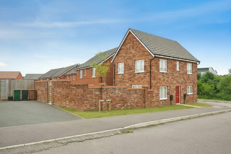 3 bedroom detached house