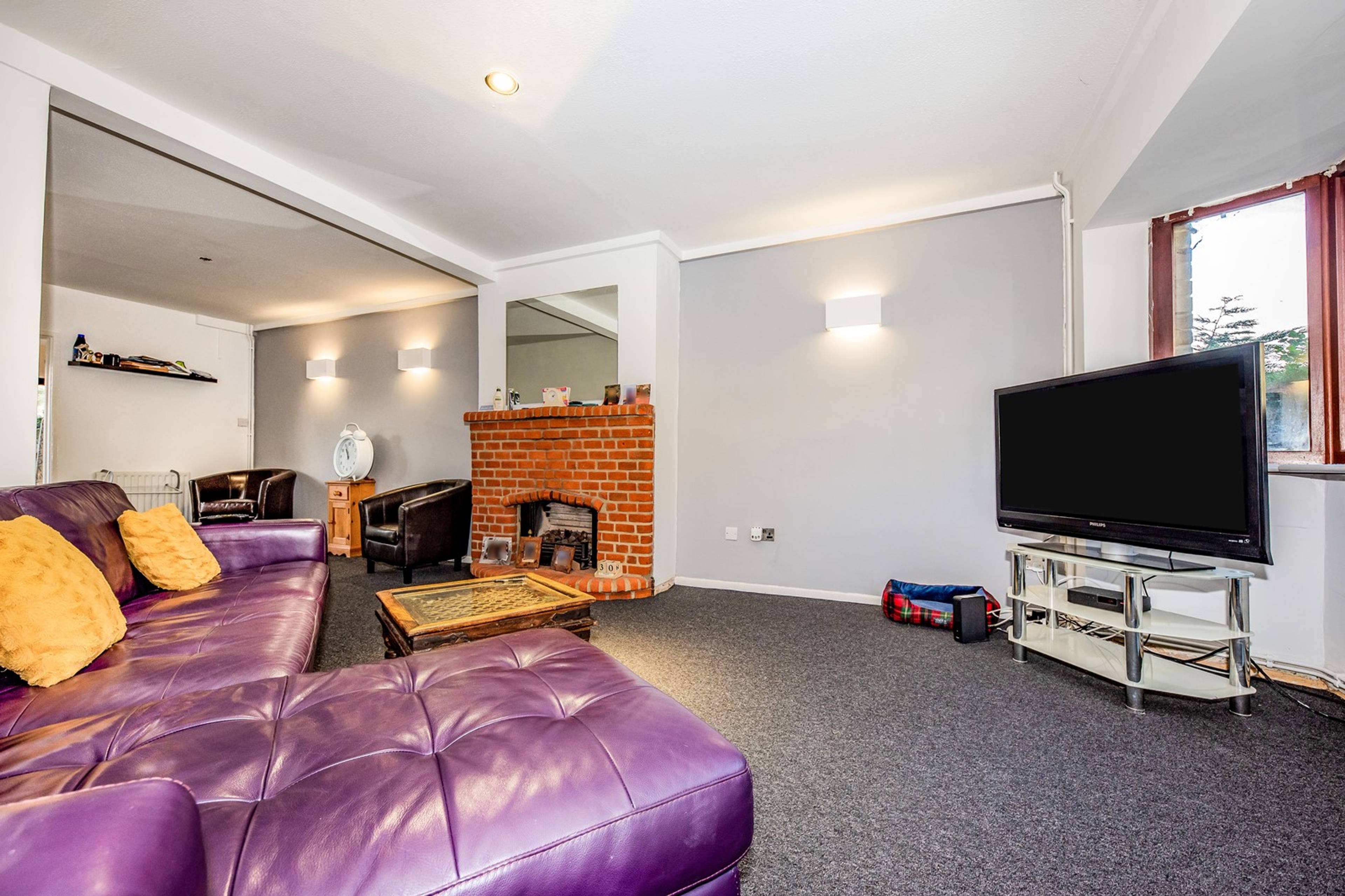 Lounge/Dining Room