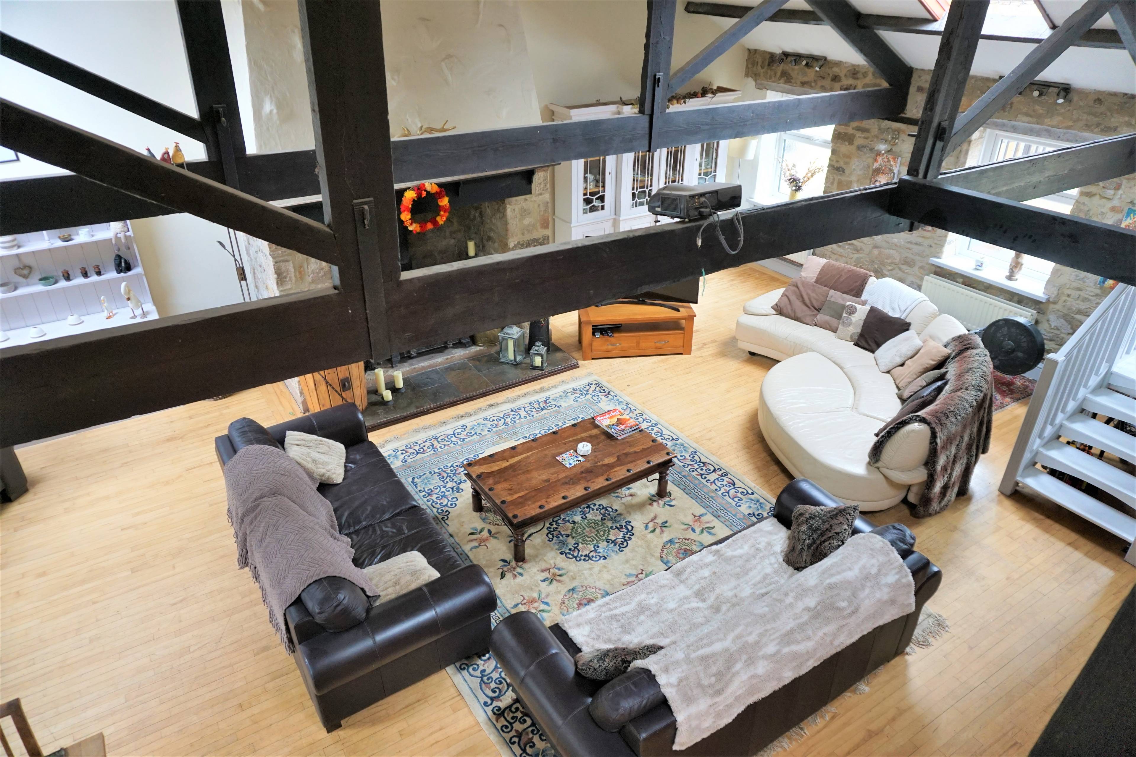 Lounge/Dining Room