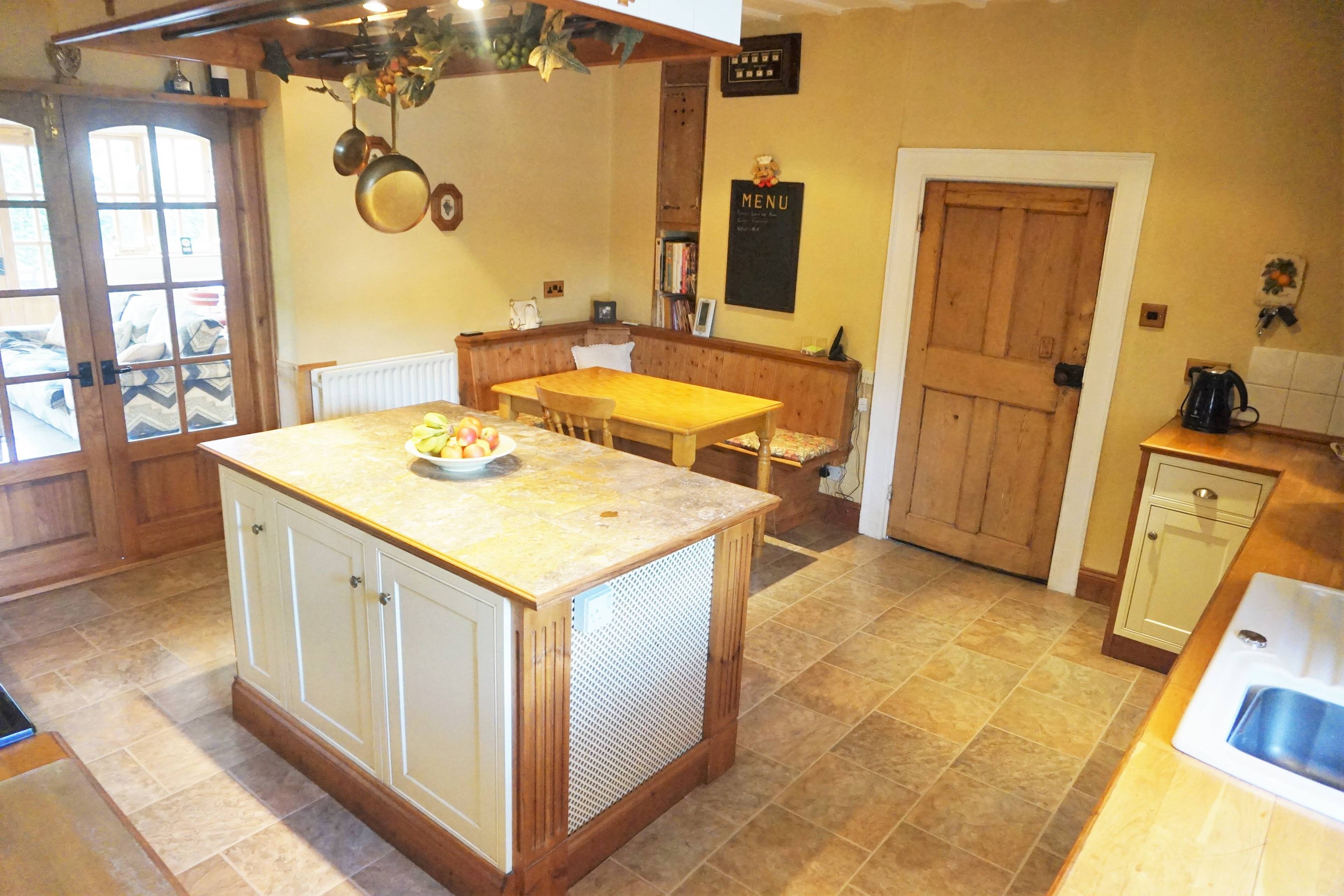 Kitchen / Breakfast