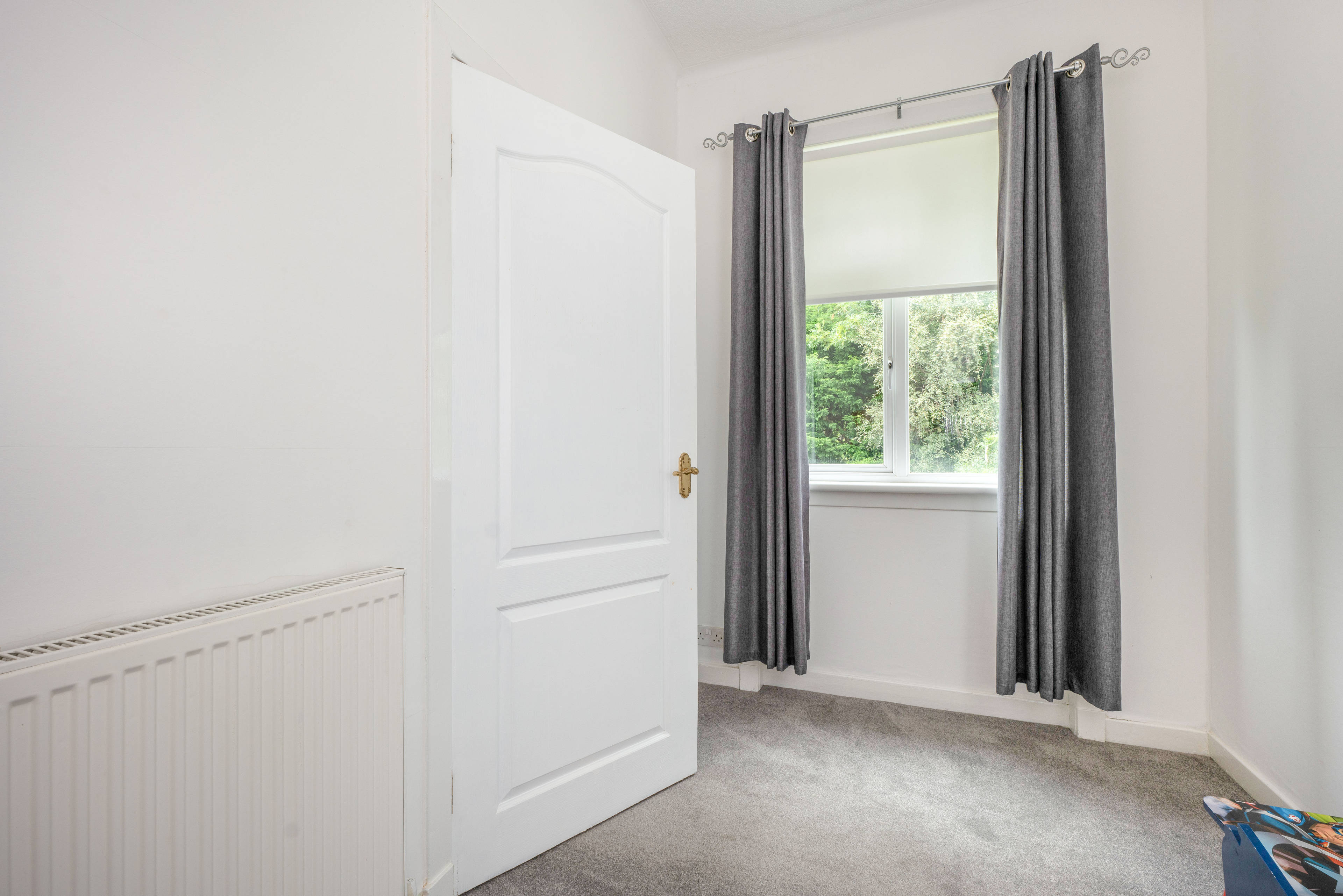 Bed 3 / Dining Room