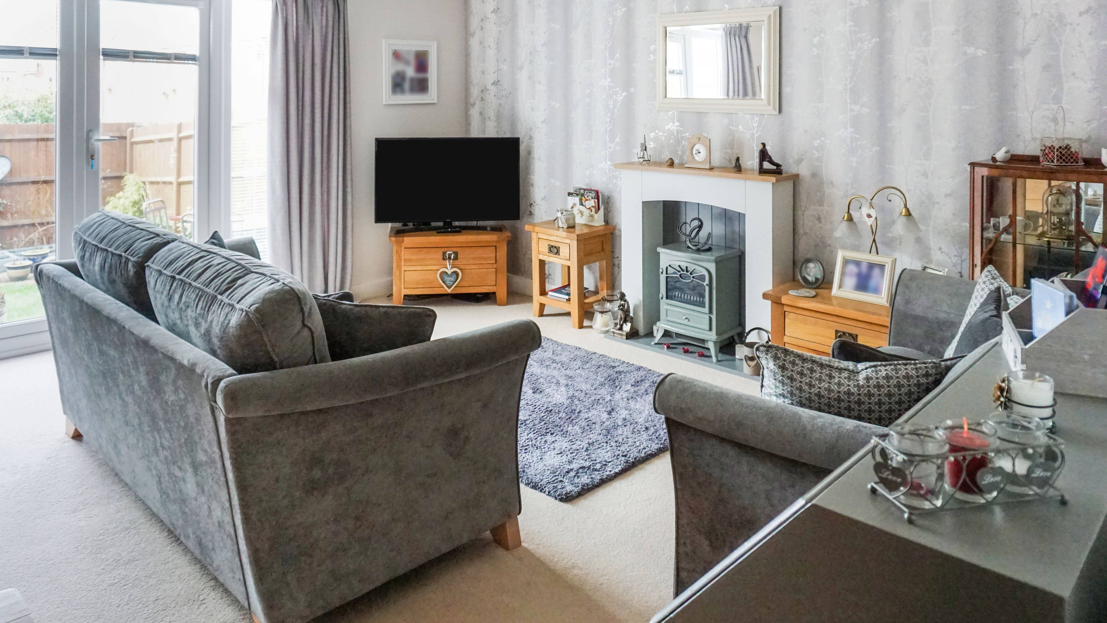 Lounge/Dining Room