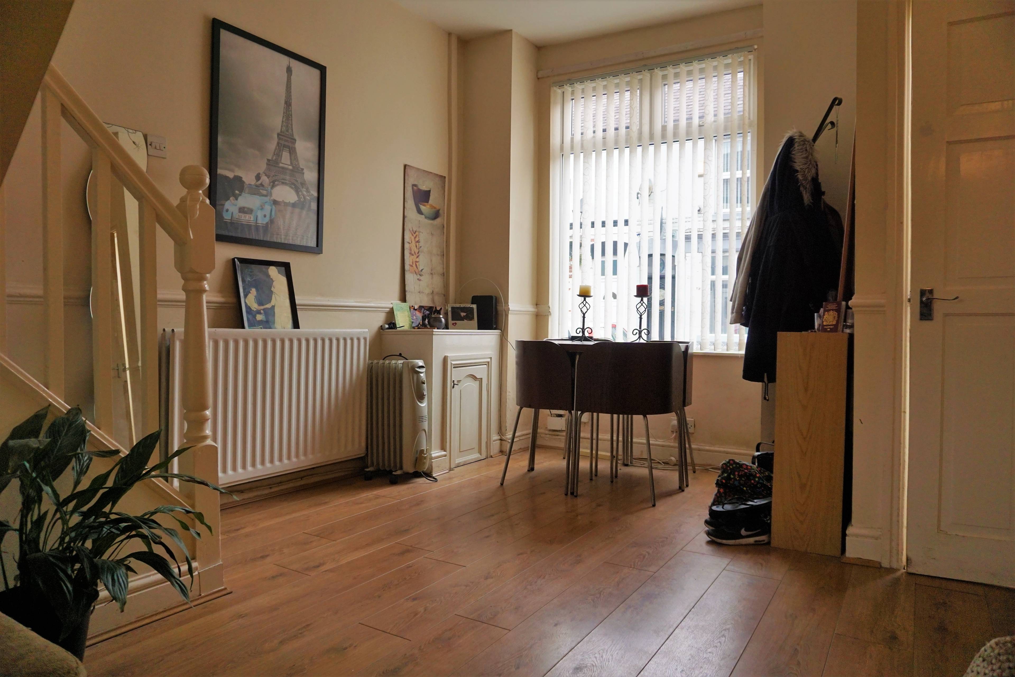 Lounge/Dining Room