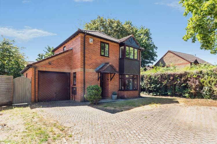 3 bedroom detached house