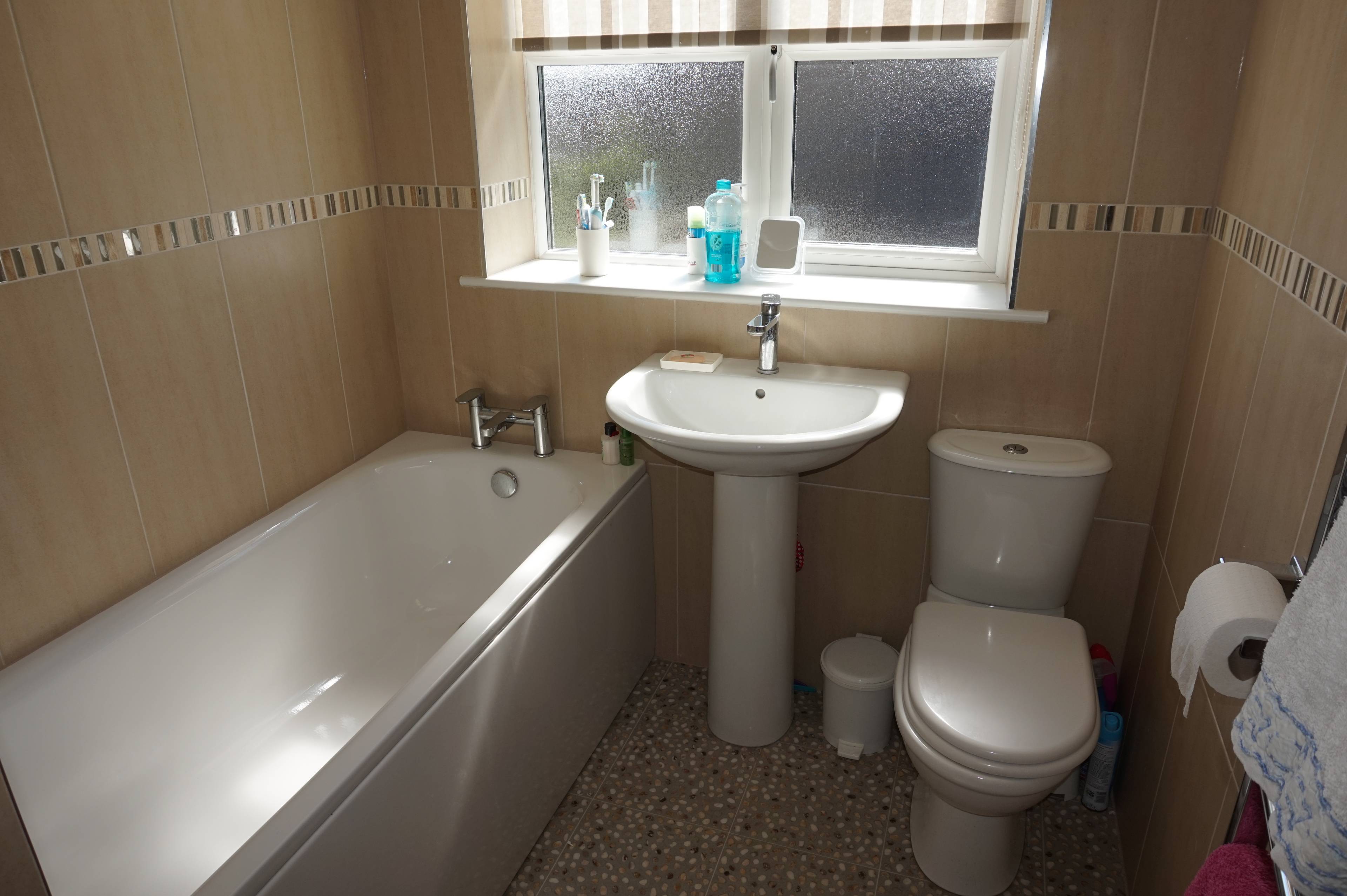 FAMILY BATHROOM