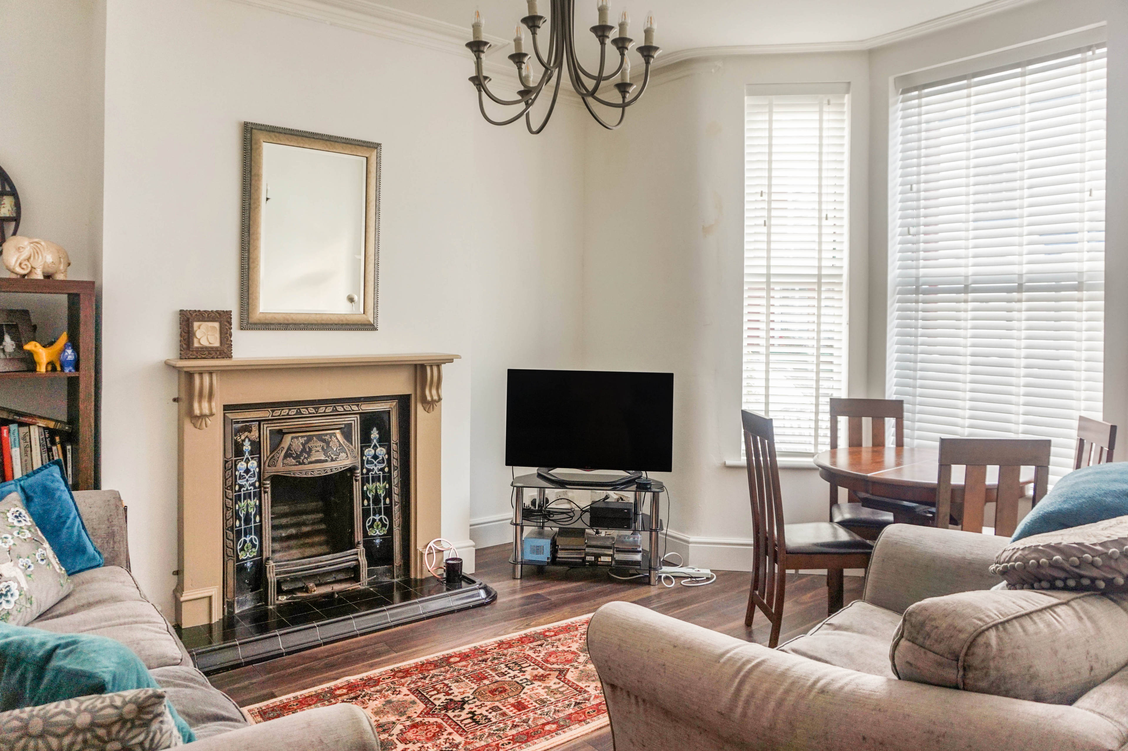 Lounge/Dining Room