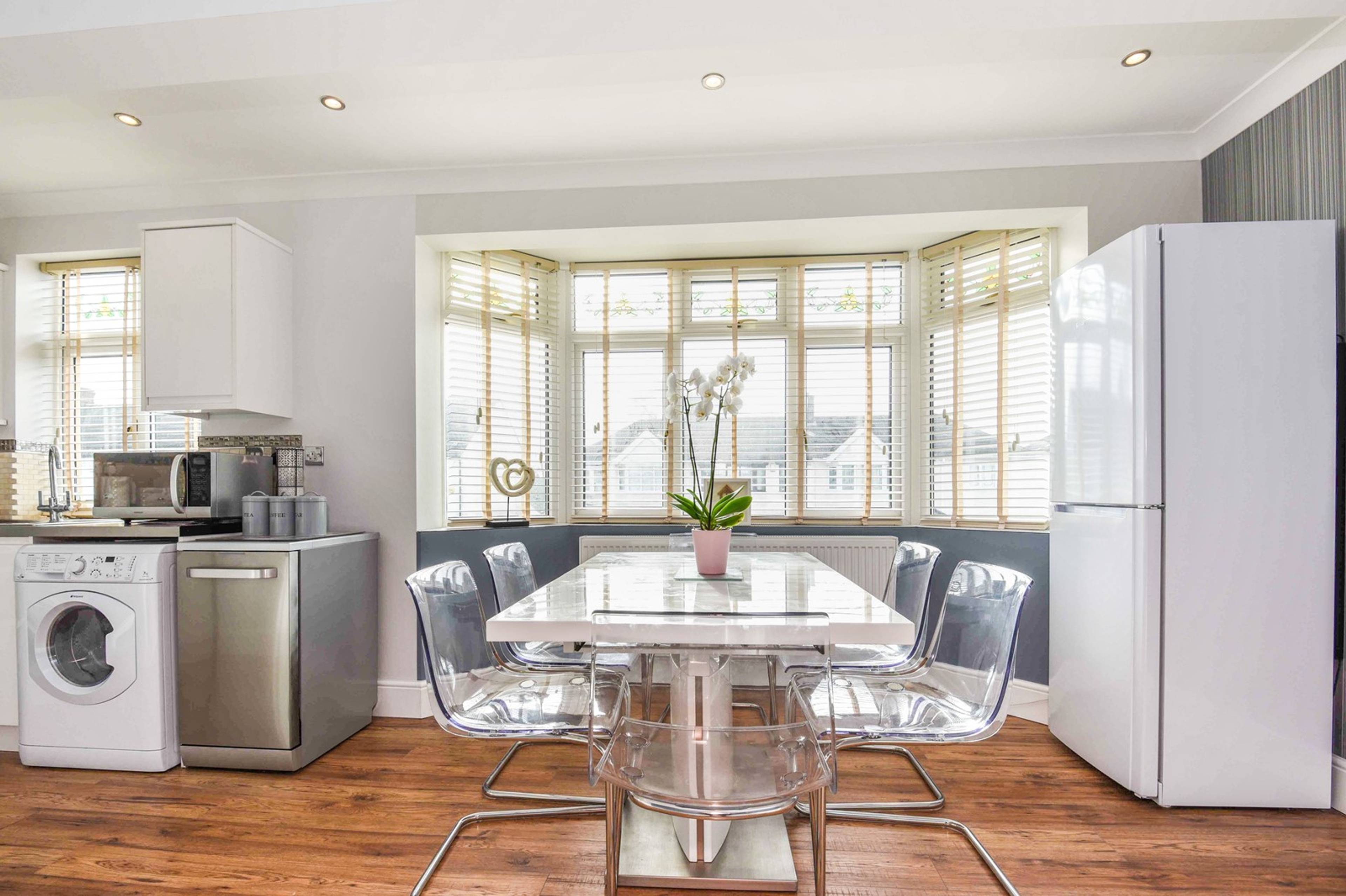 Lounge / Kitchen