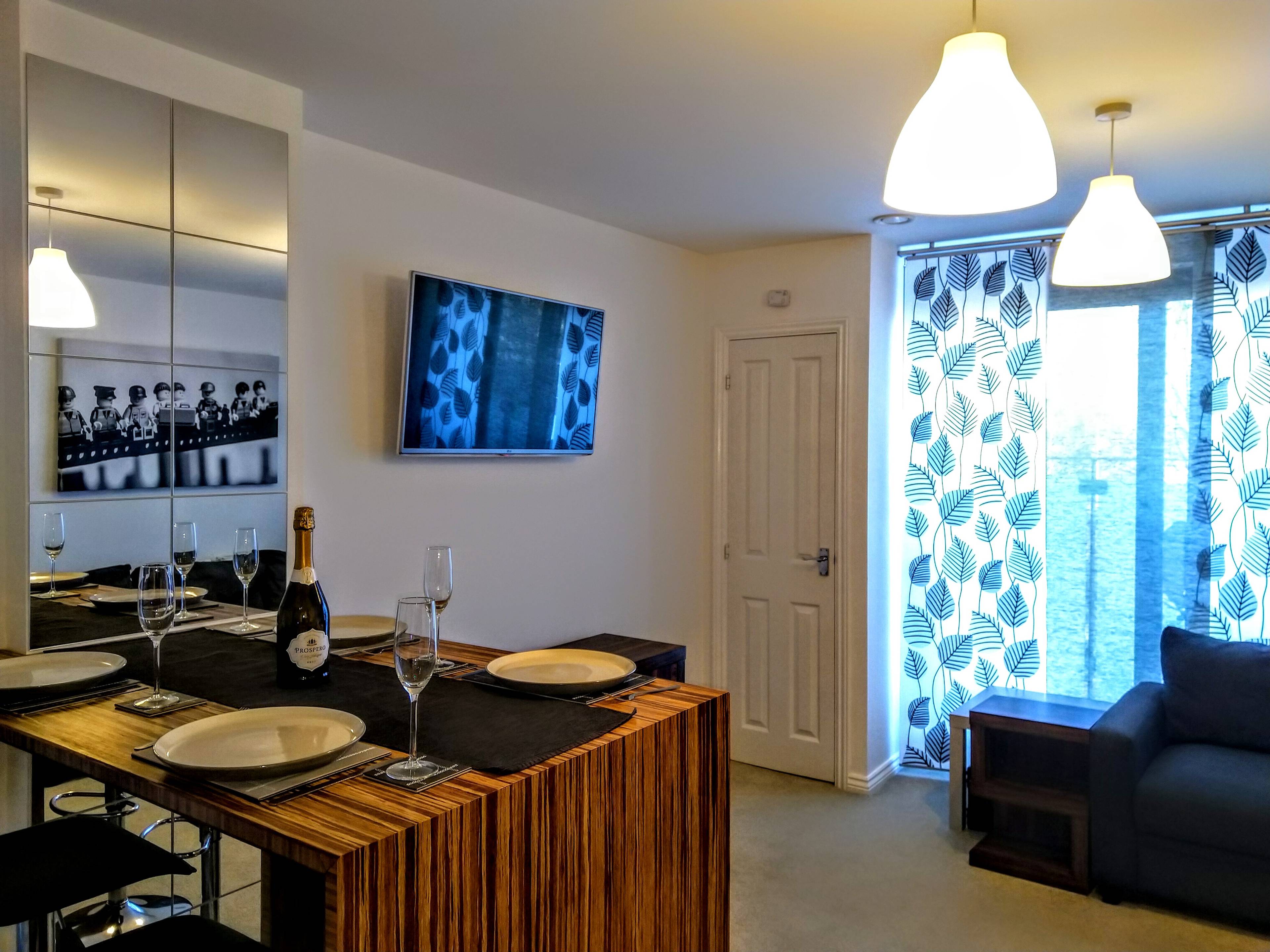 Lounge/Dining Room