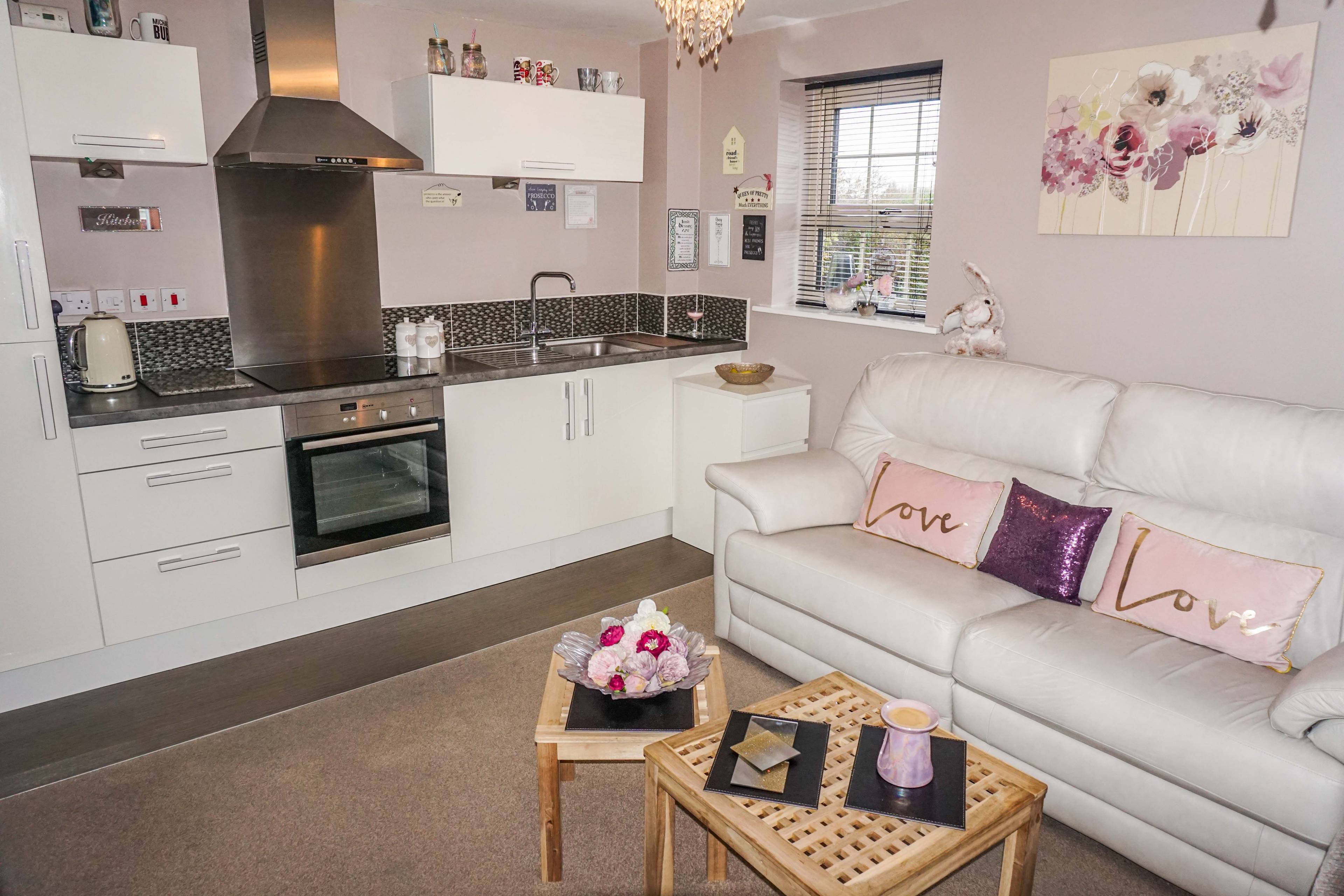 Lounge / Kitchen