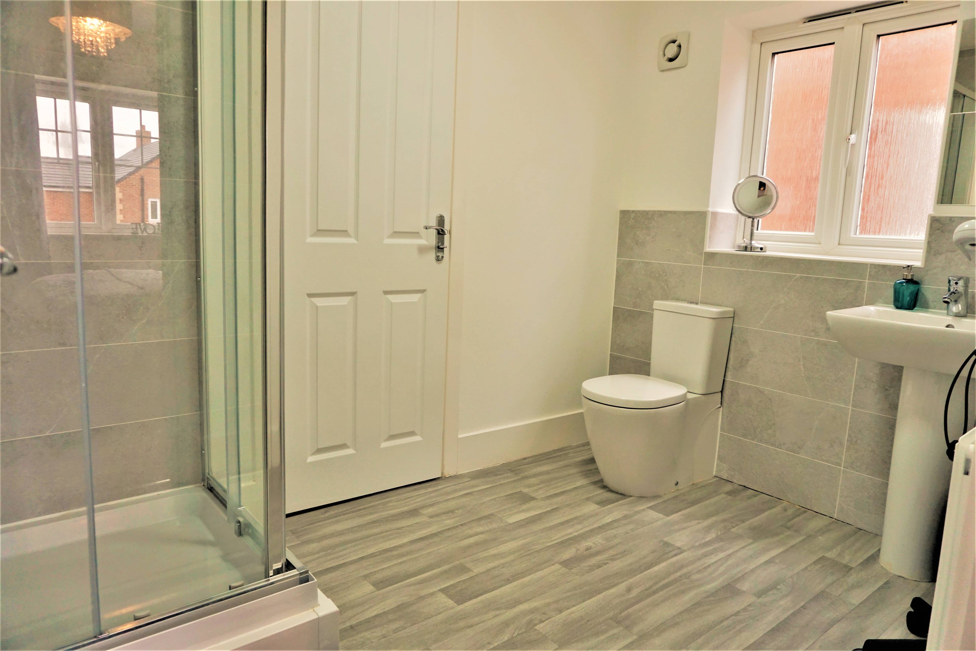 Jack & Jill En-suite