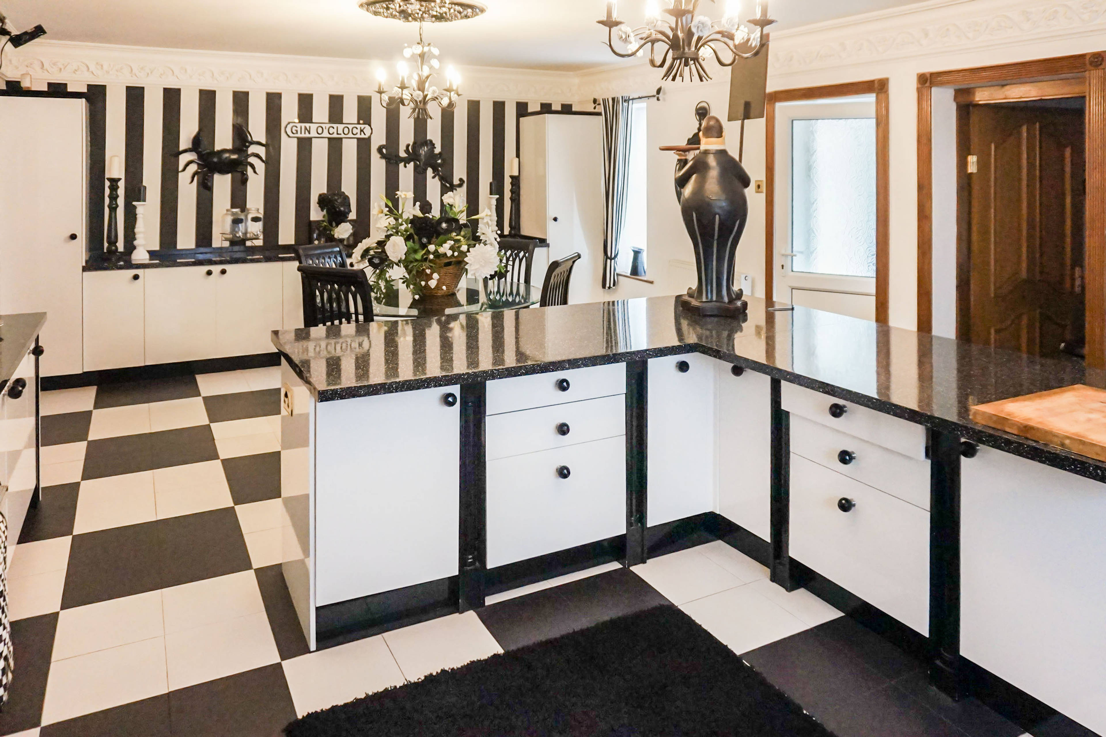 Kitchen/Breakfast