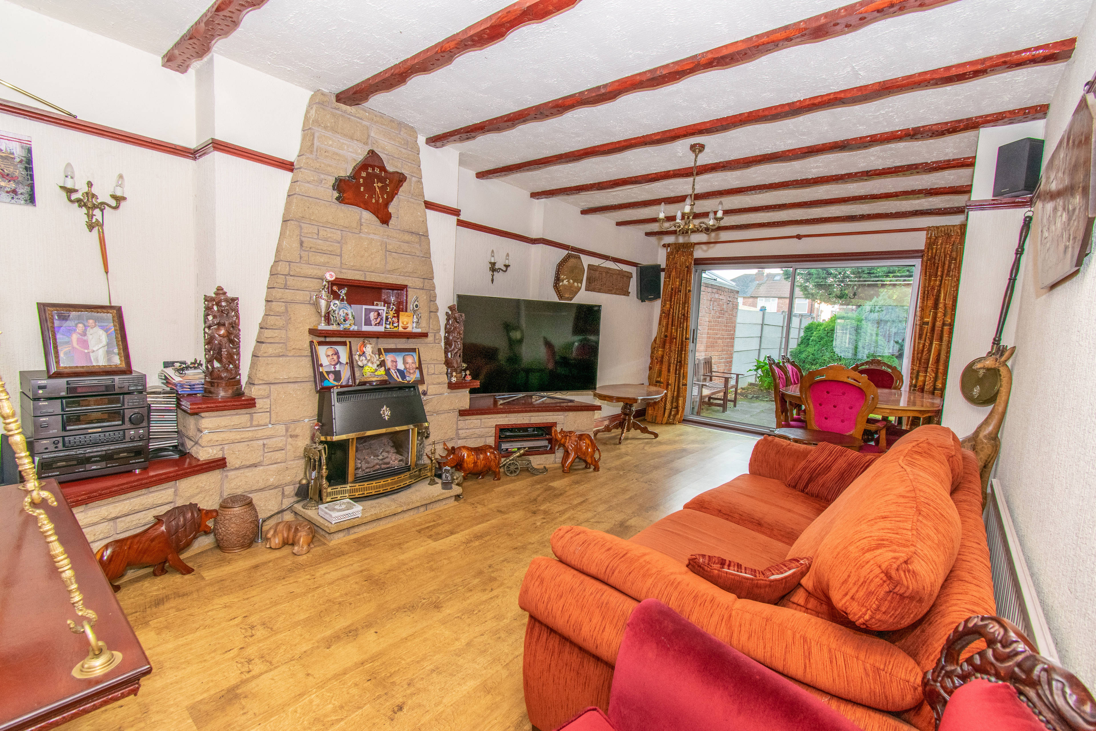 Lounge/Dining Room