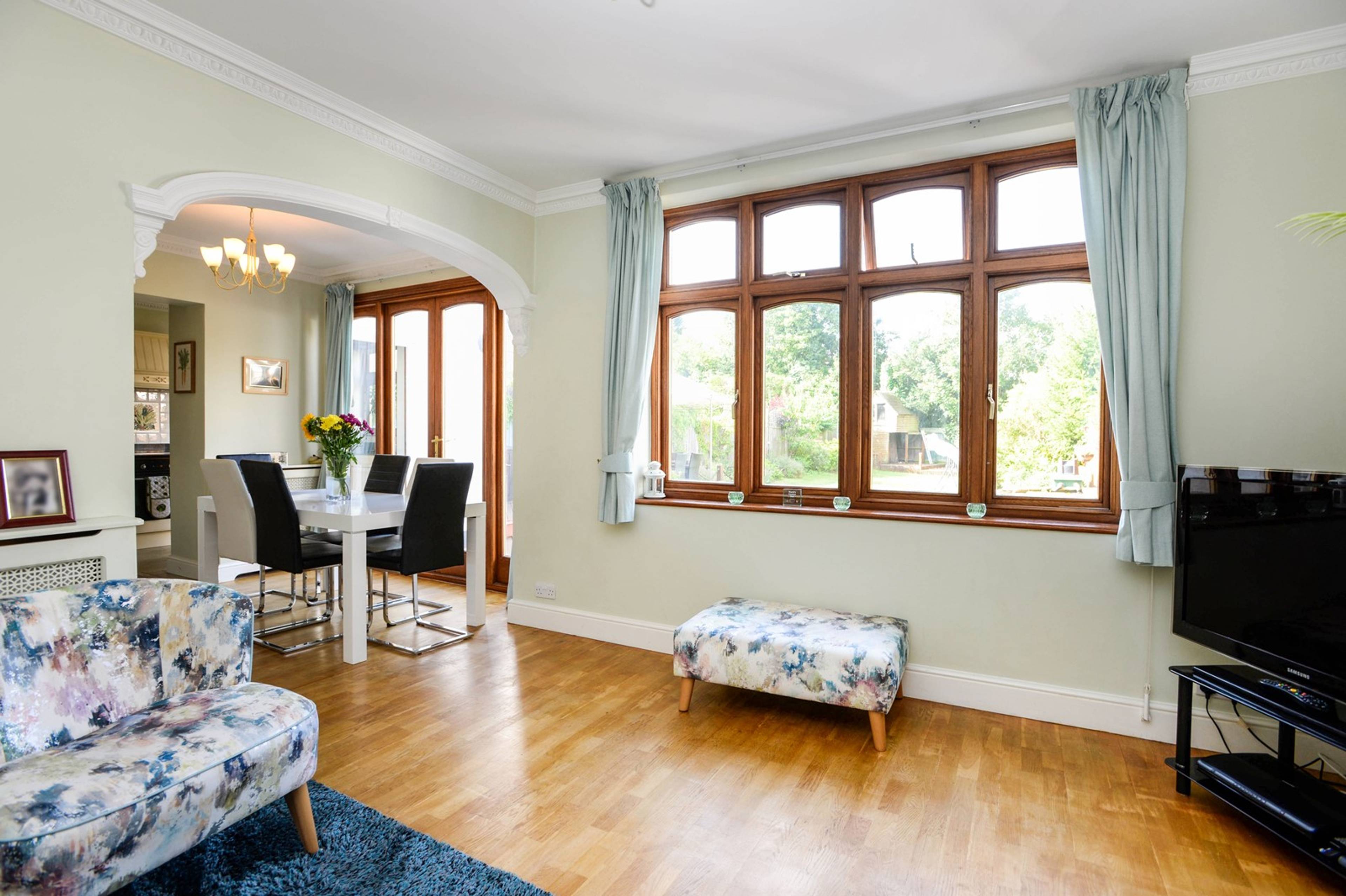 Lounge/Dining Room