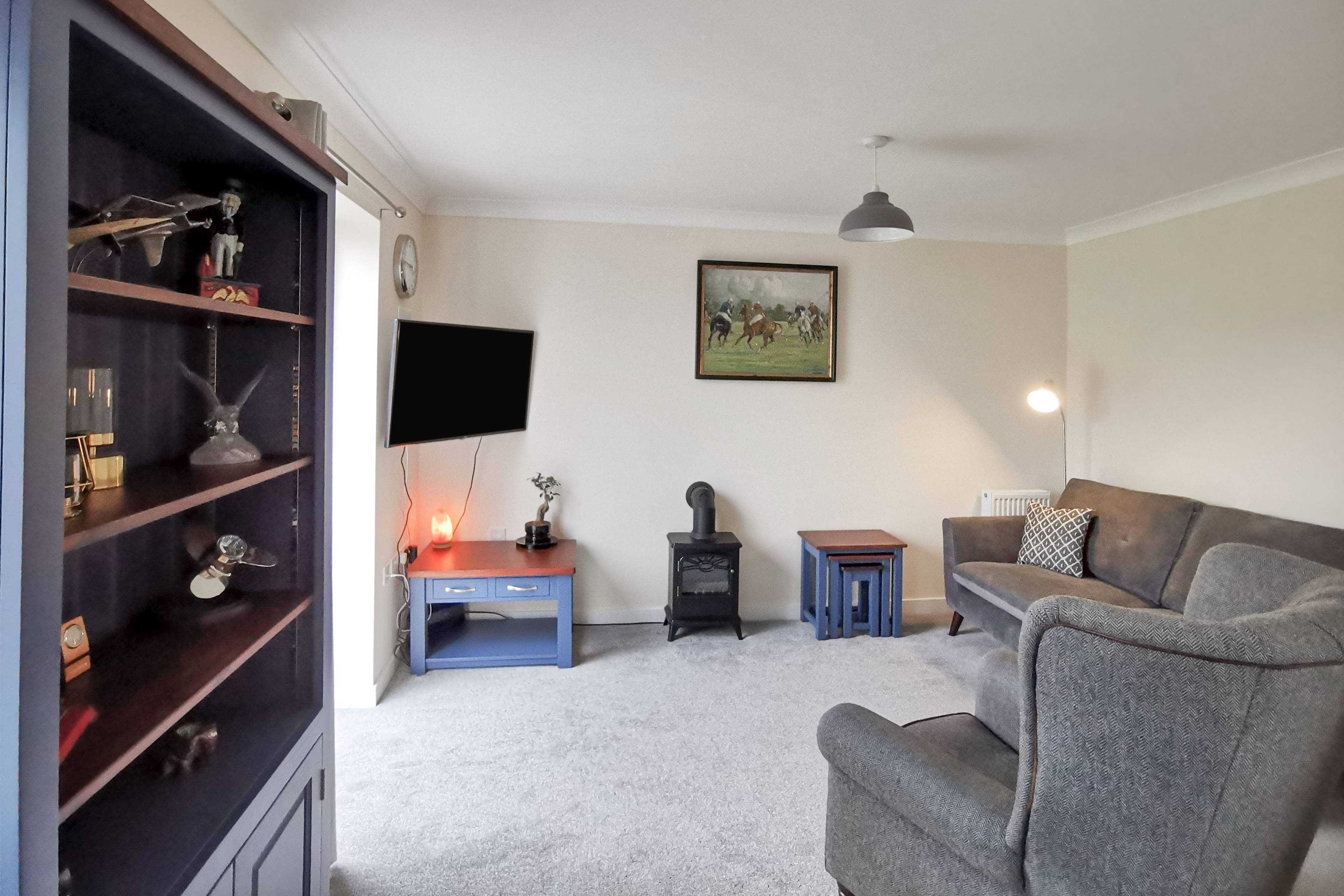 Lounge/Dining Room