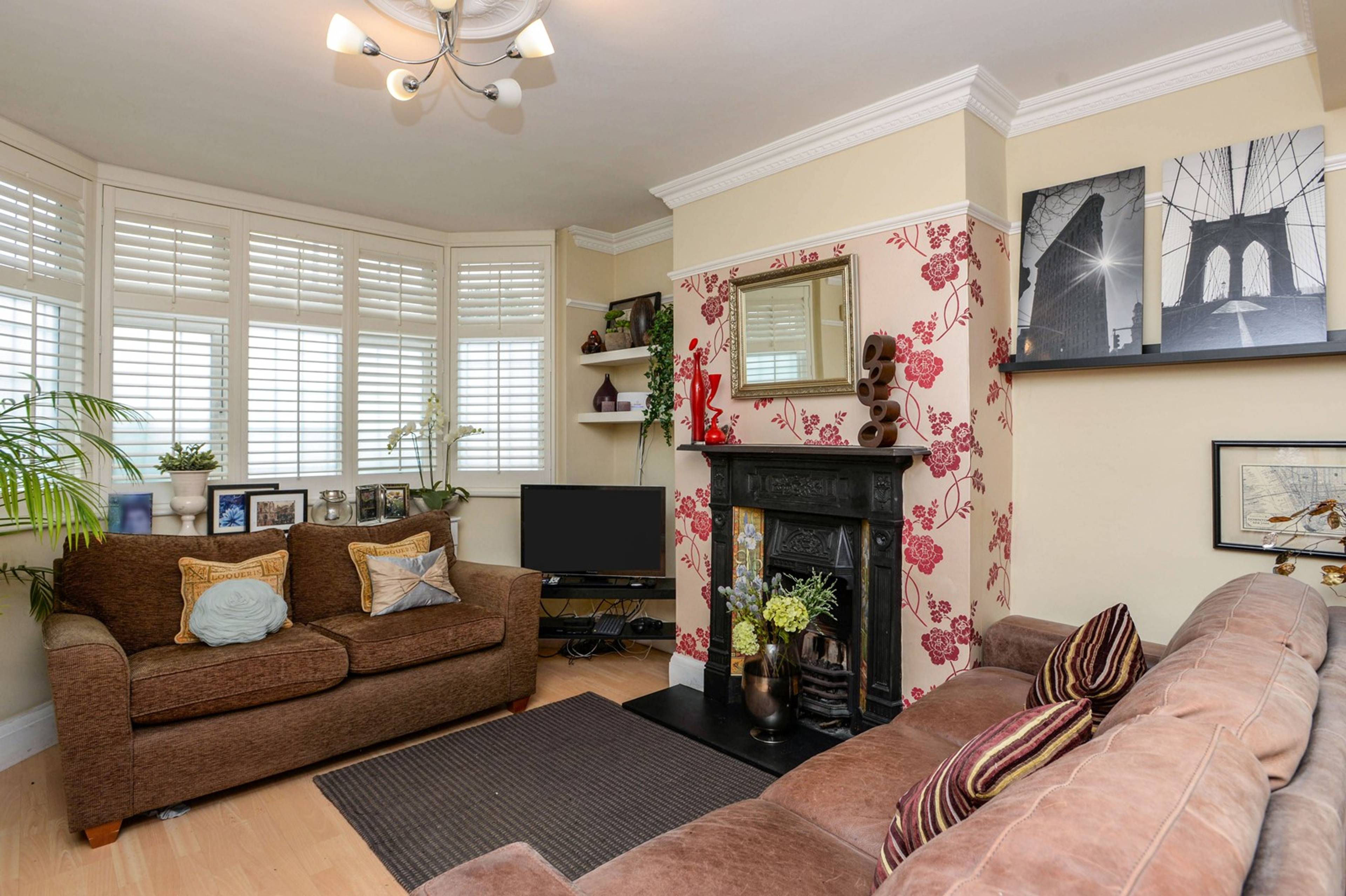 Lounge/Dining Room