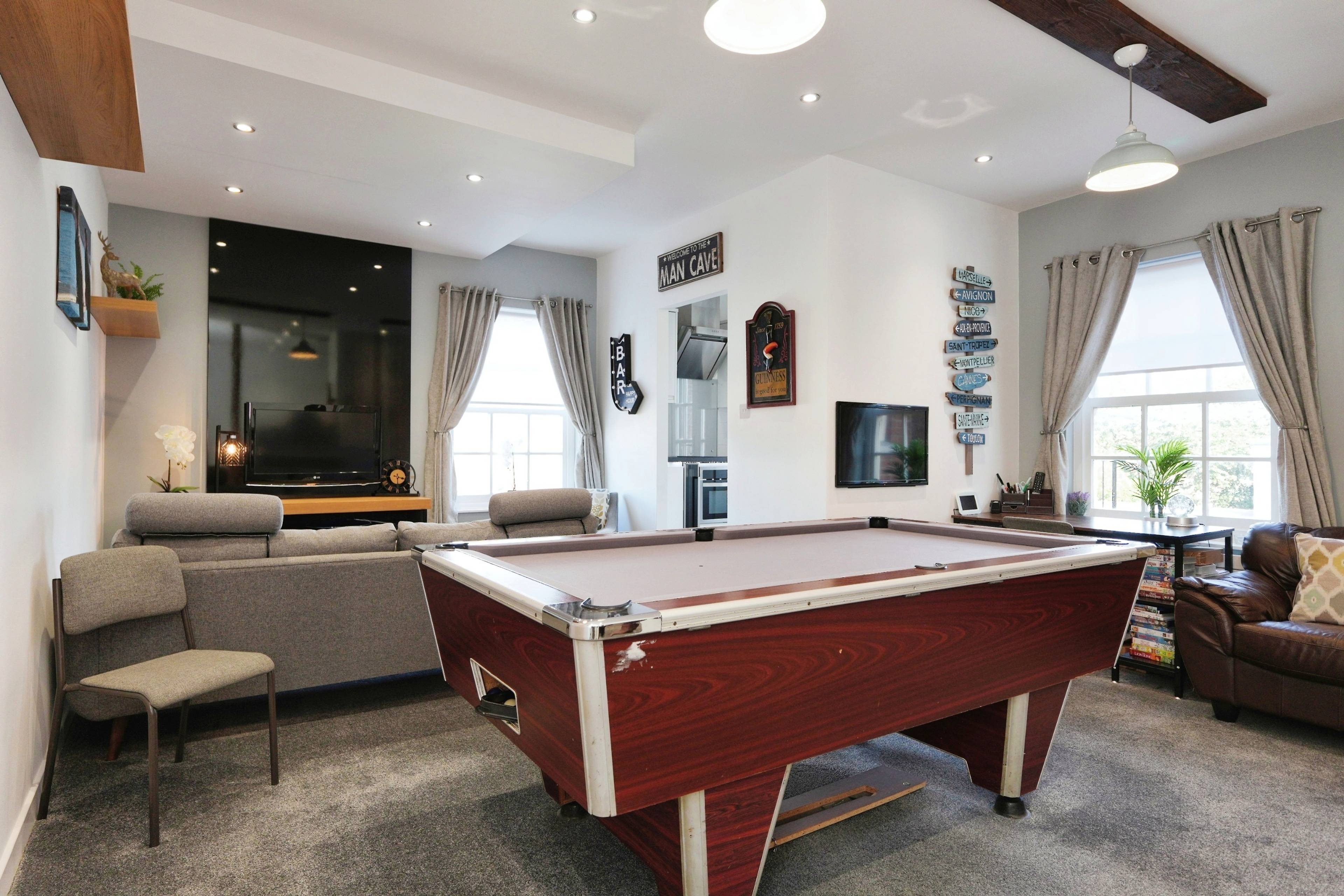 Bedroom 5/Games Room