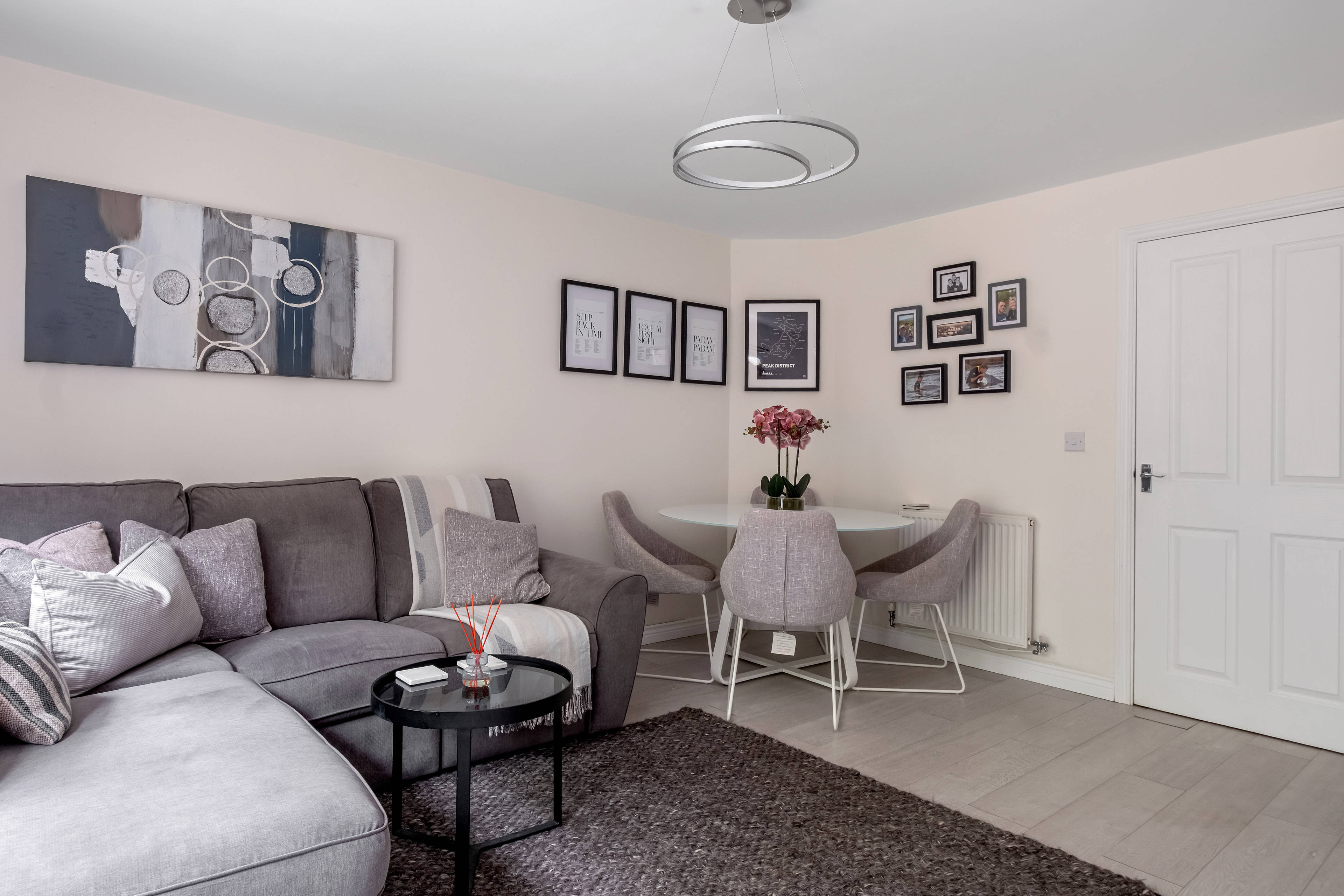 Lounge/Dining Room
