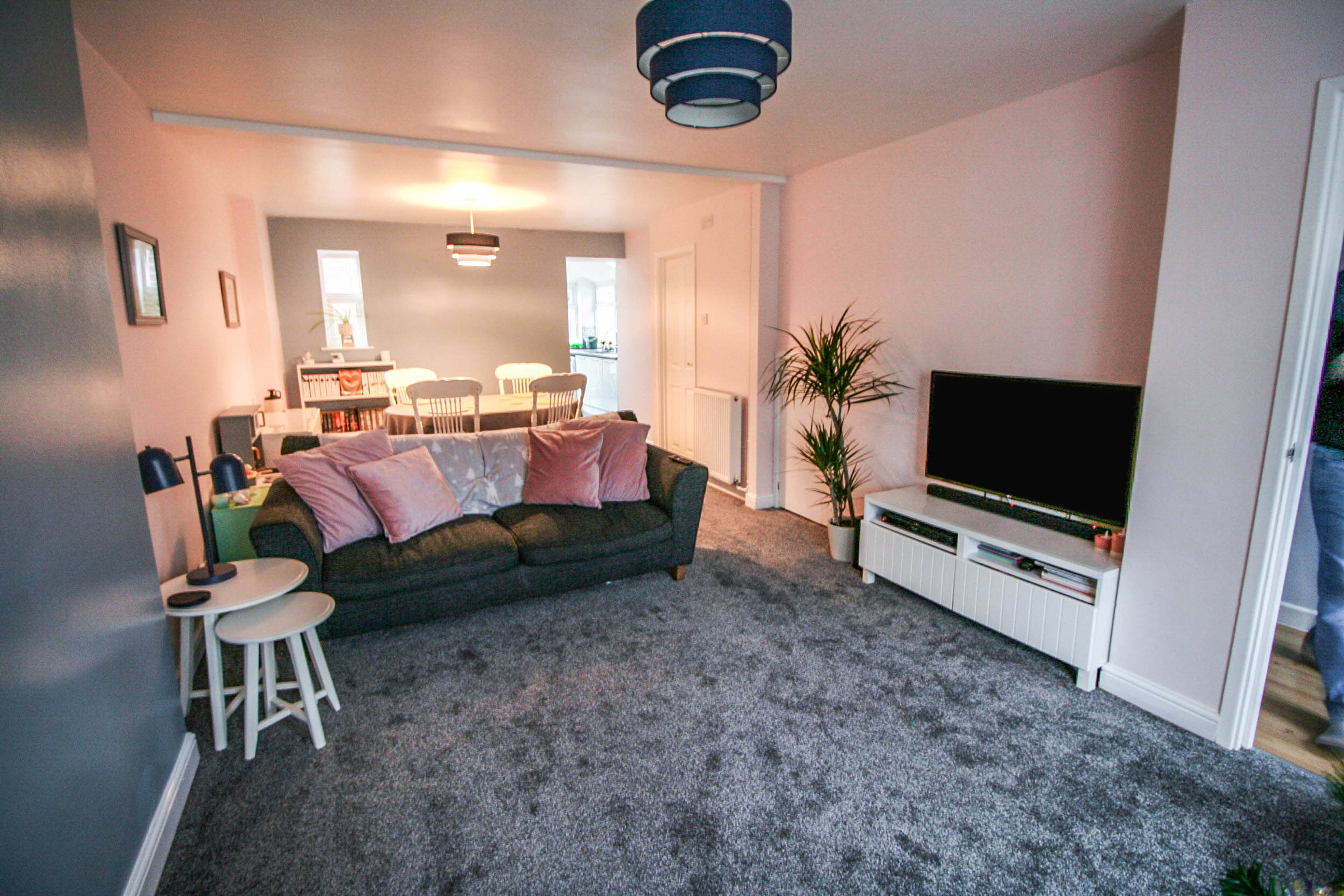 Lounge/Dining Room