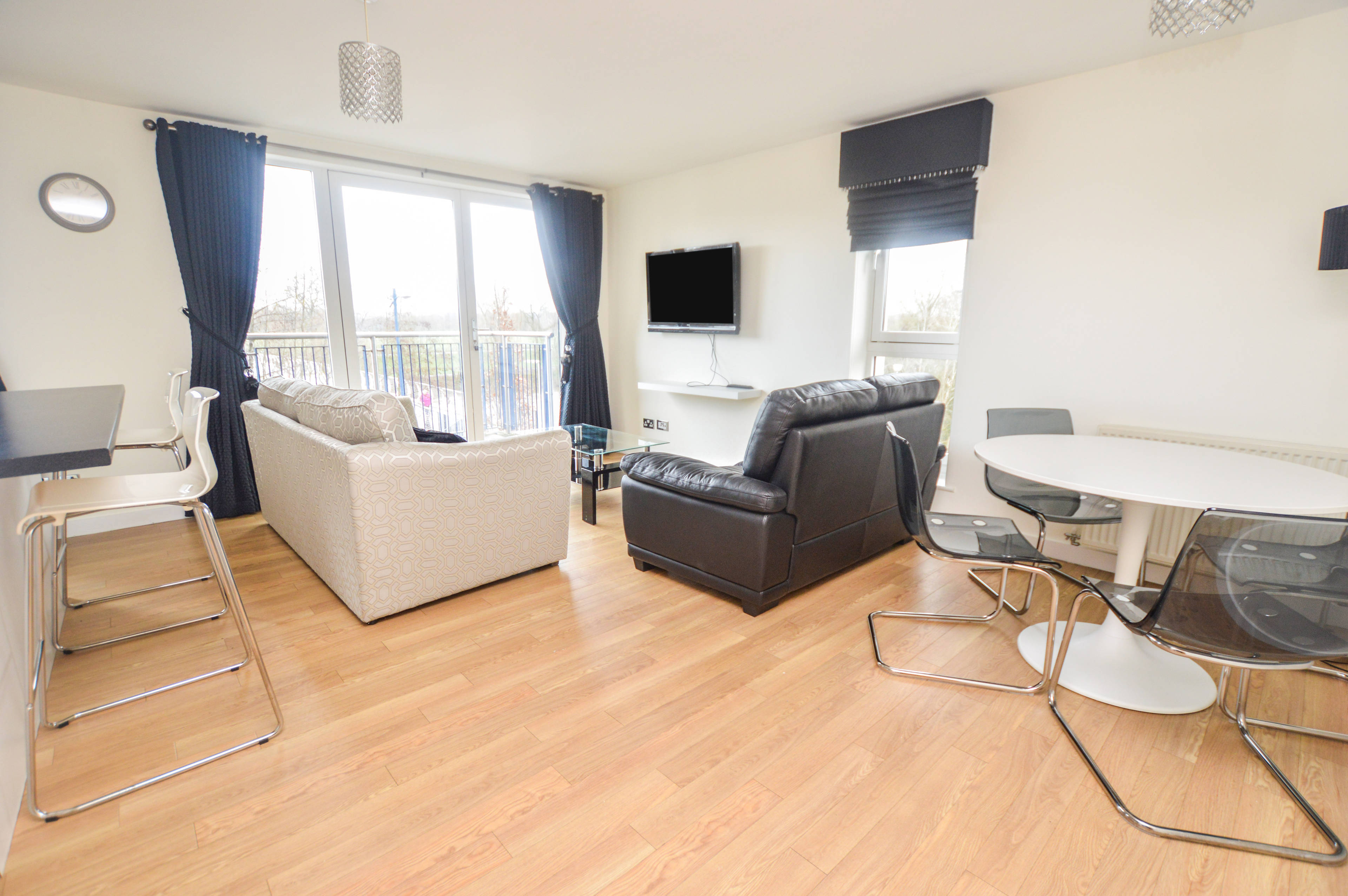Lounge / Kitchen