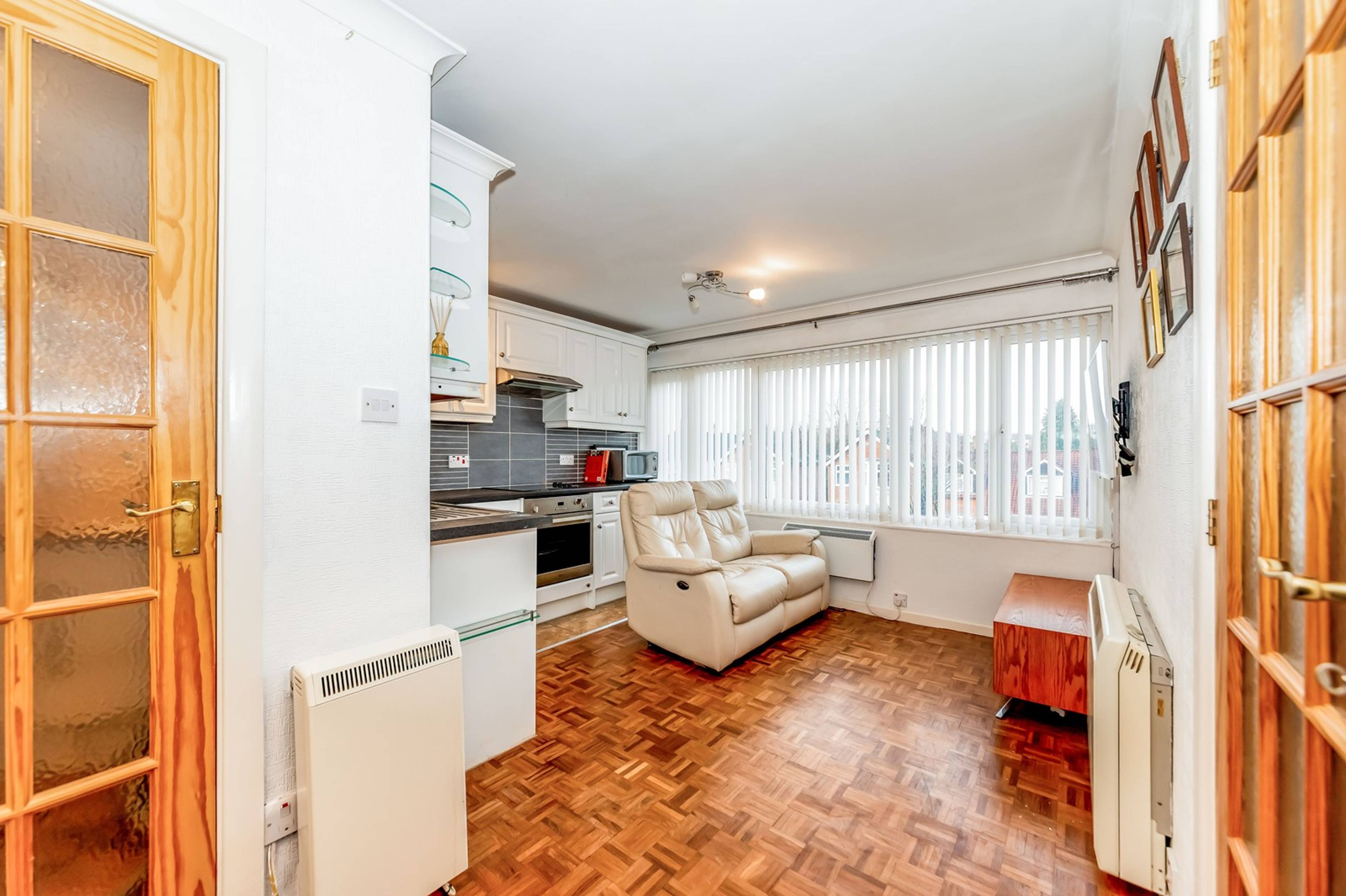 Lounge / Kitchen