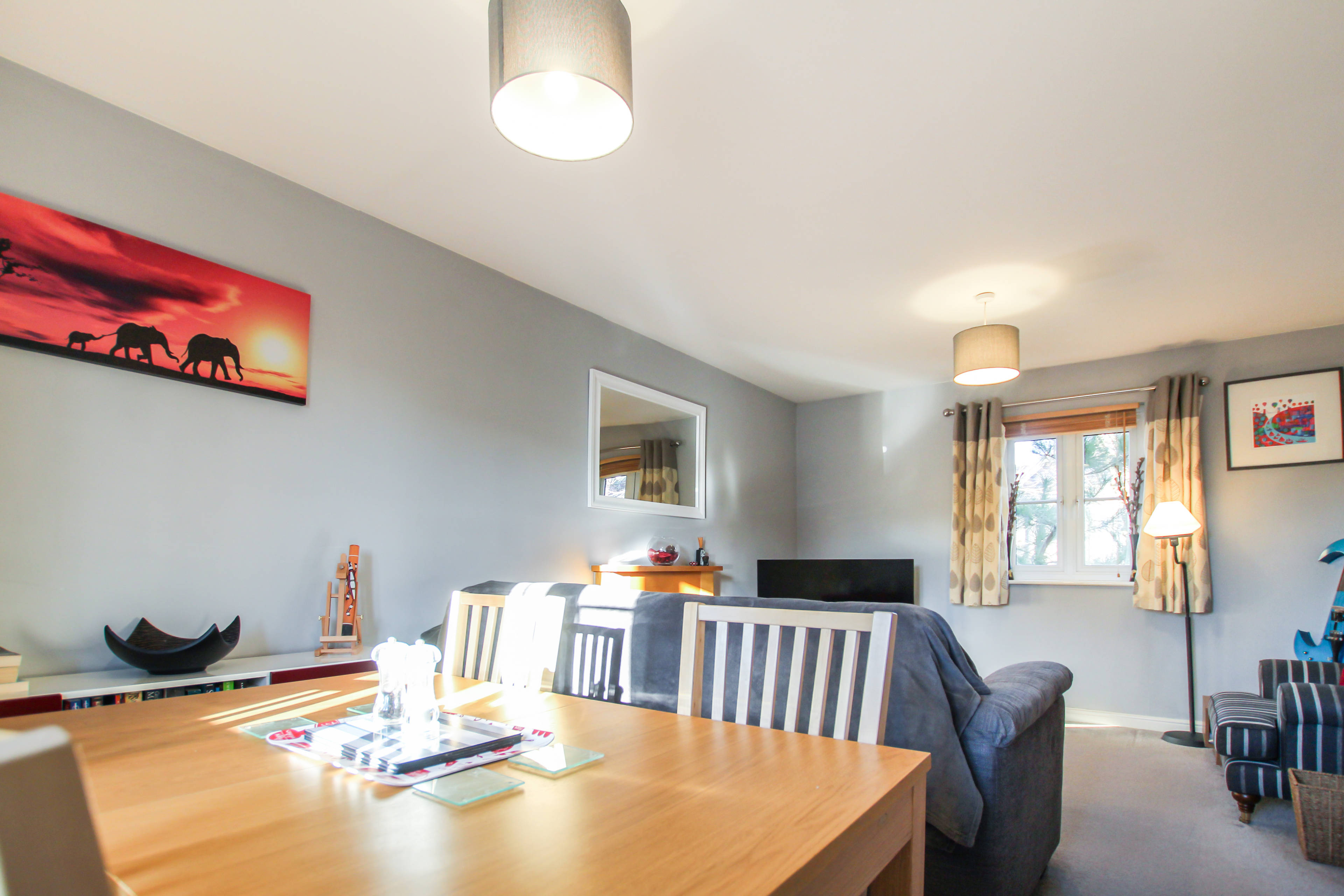 Lounge/Dining Room
