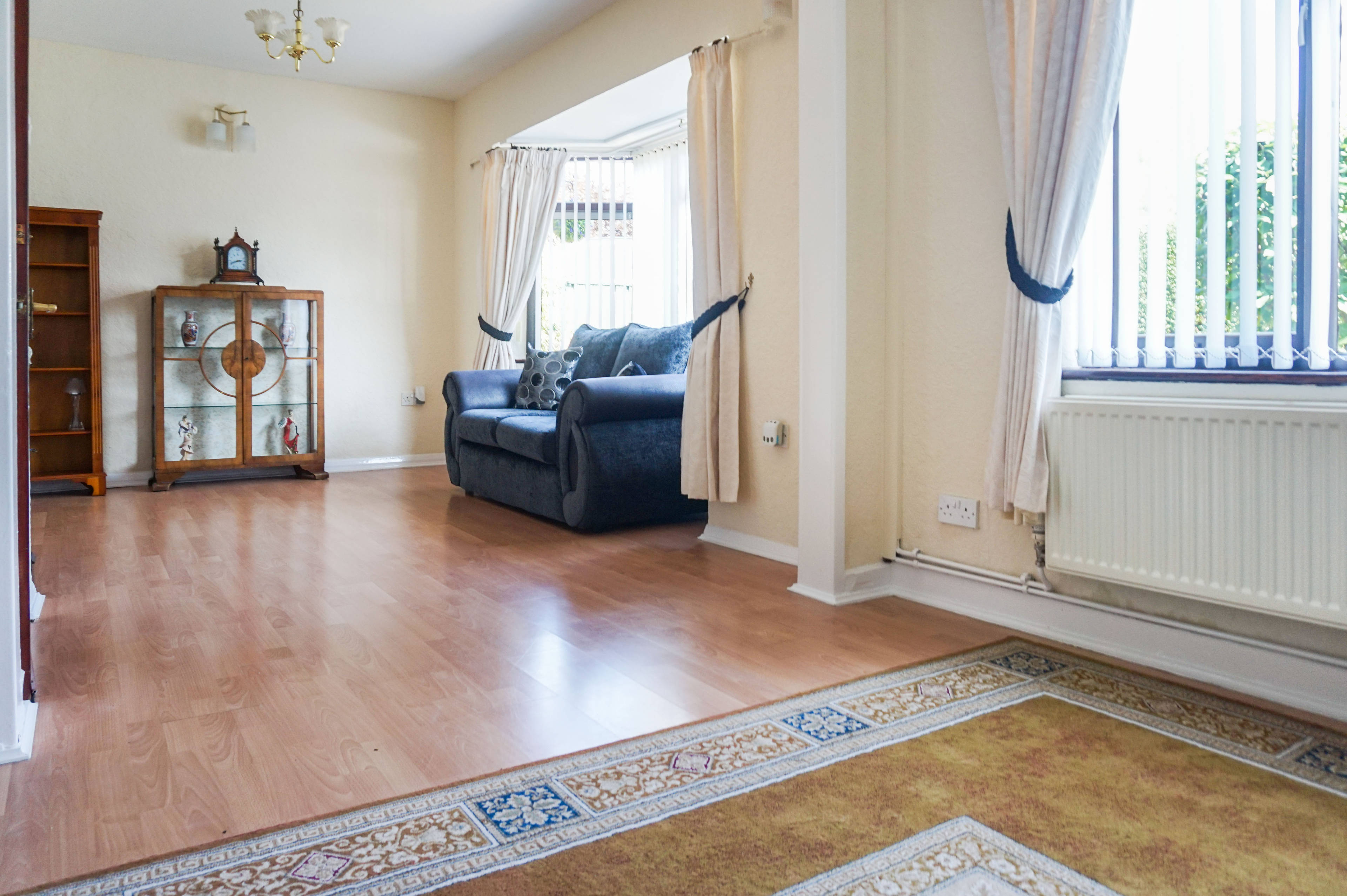 Lounge/Dining Room