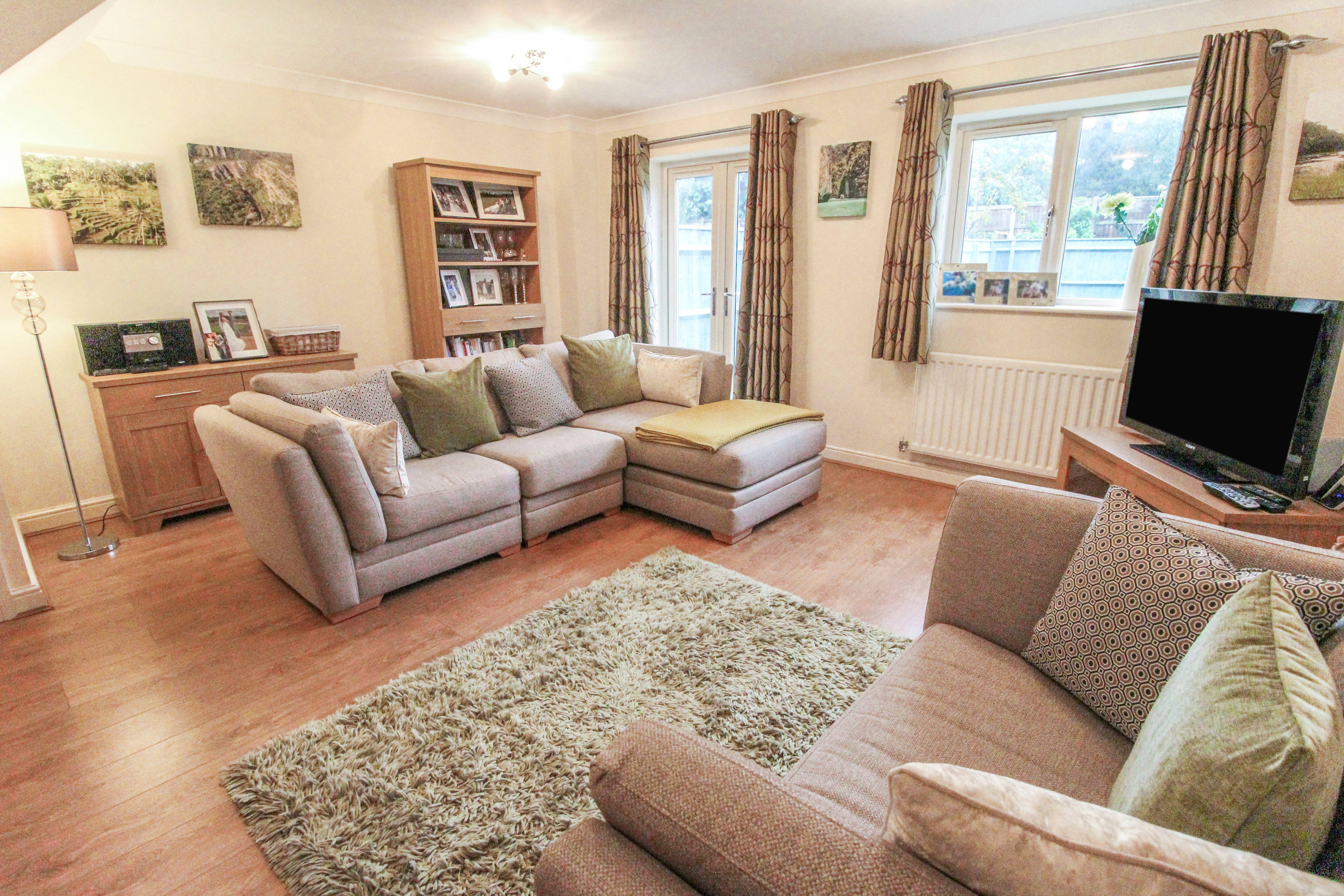 Lounge/Dining Room