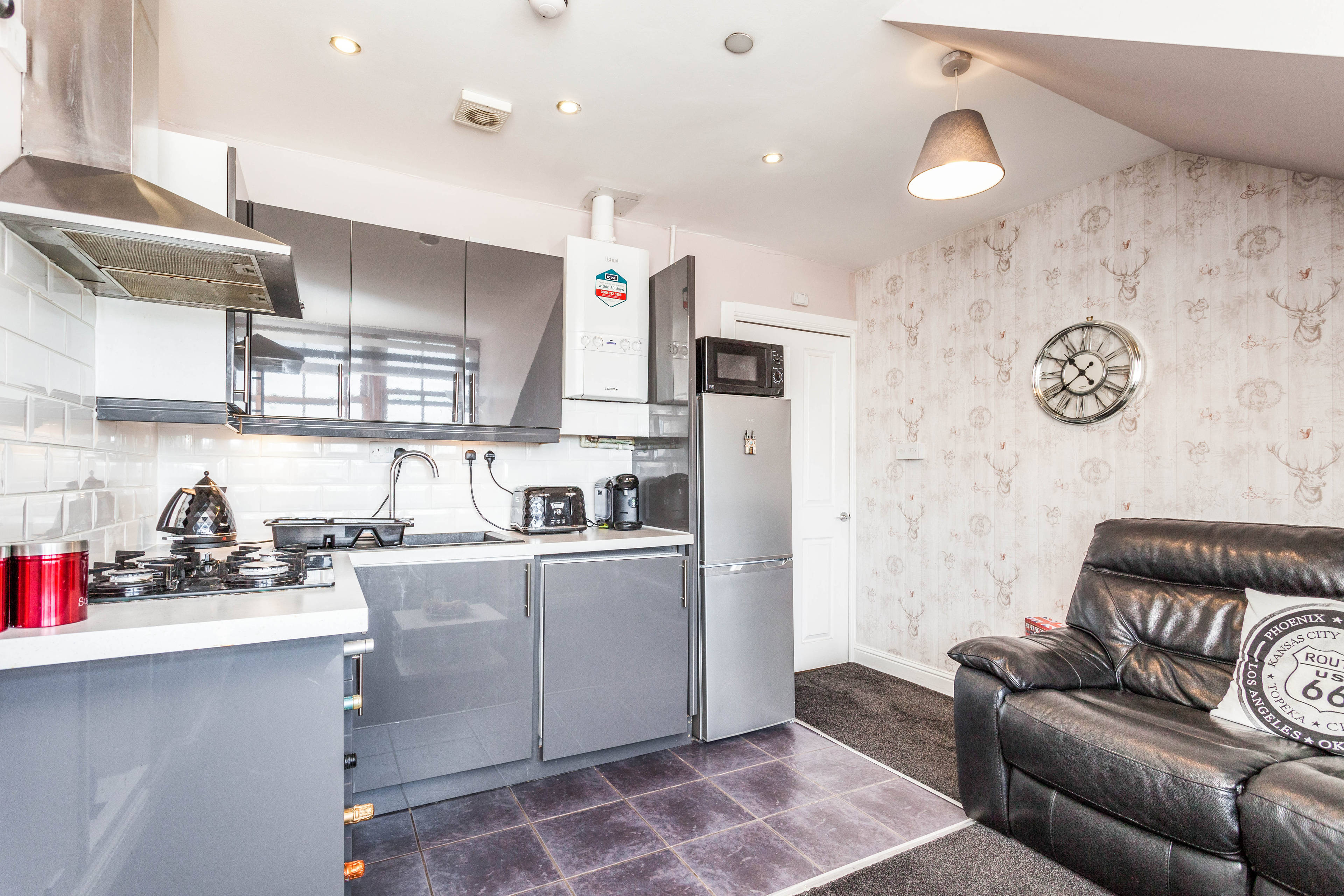 Lounge / Kitchen