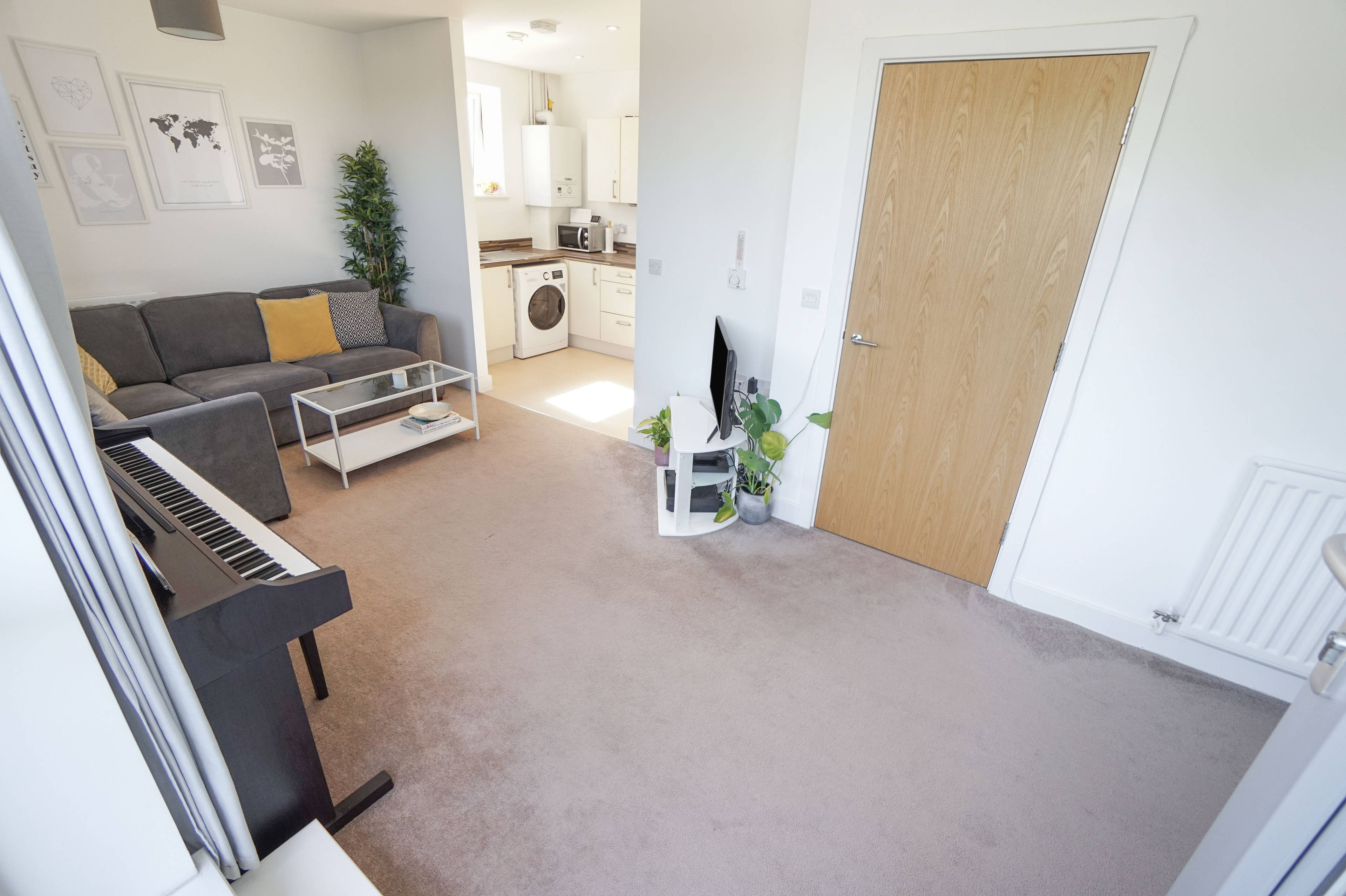 Lounge/Dining Room
