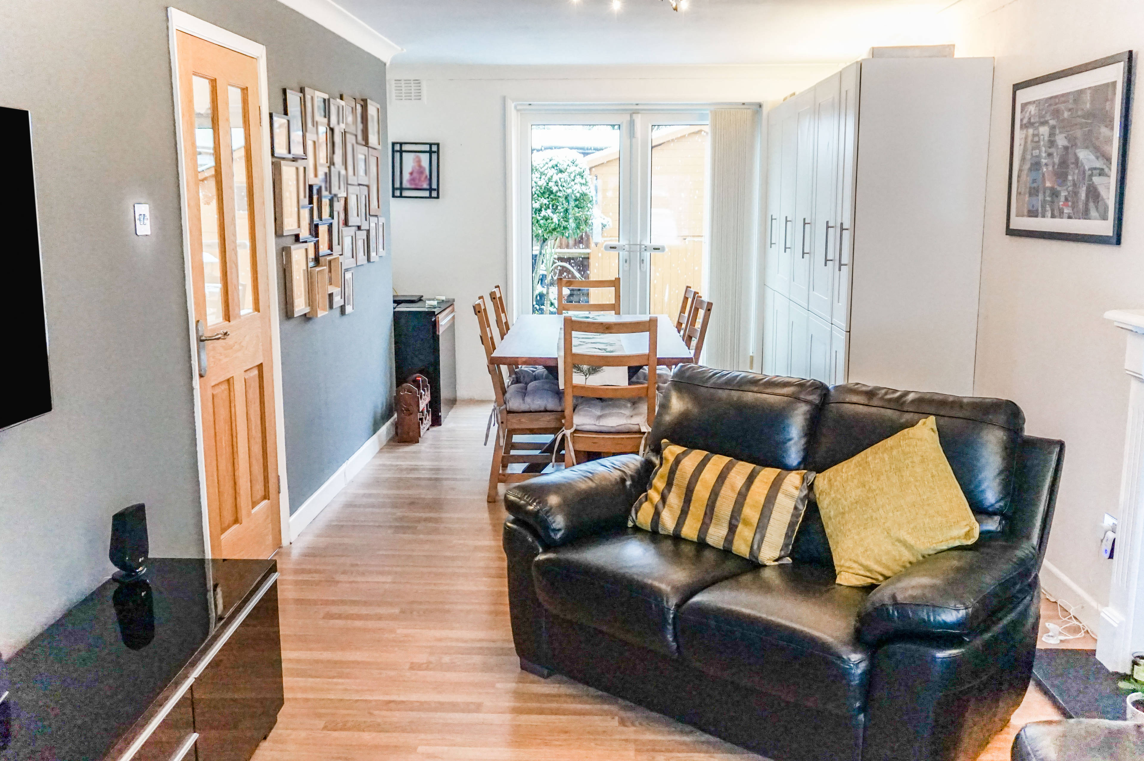 Lounge/Dining Room