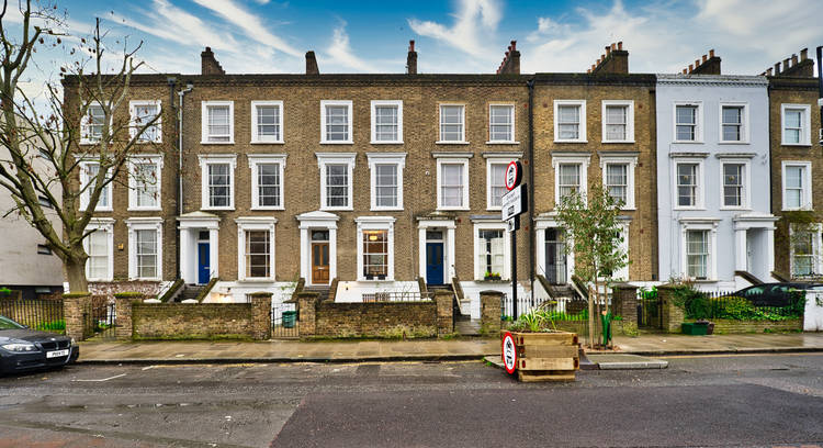 2 bedroom maisonette