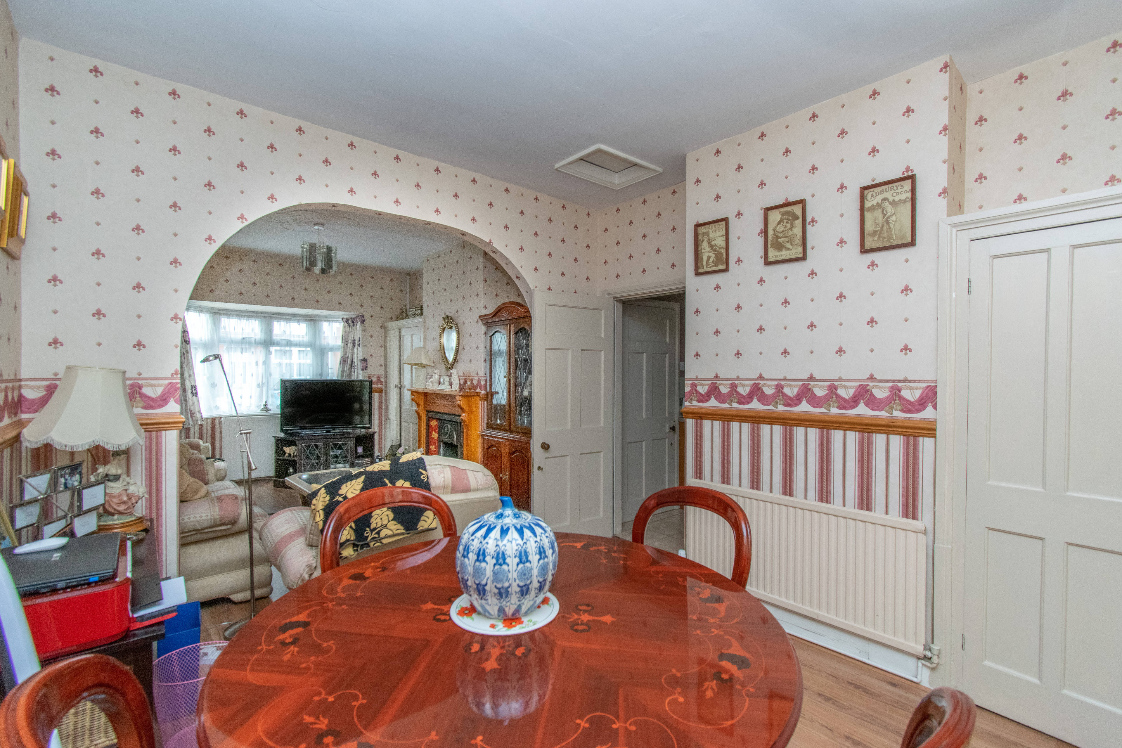 Lounge/Dining Room