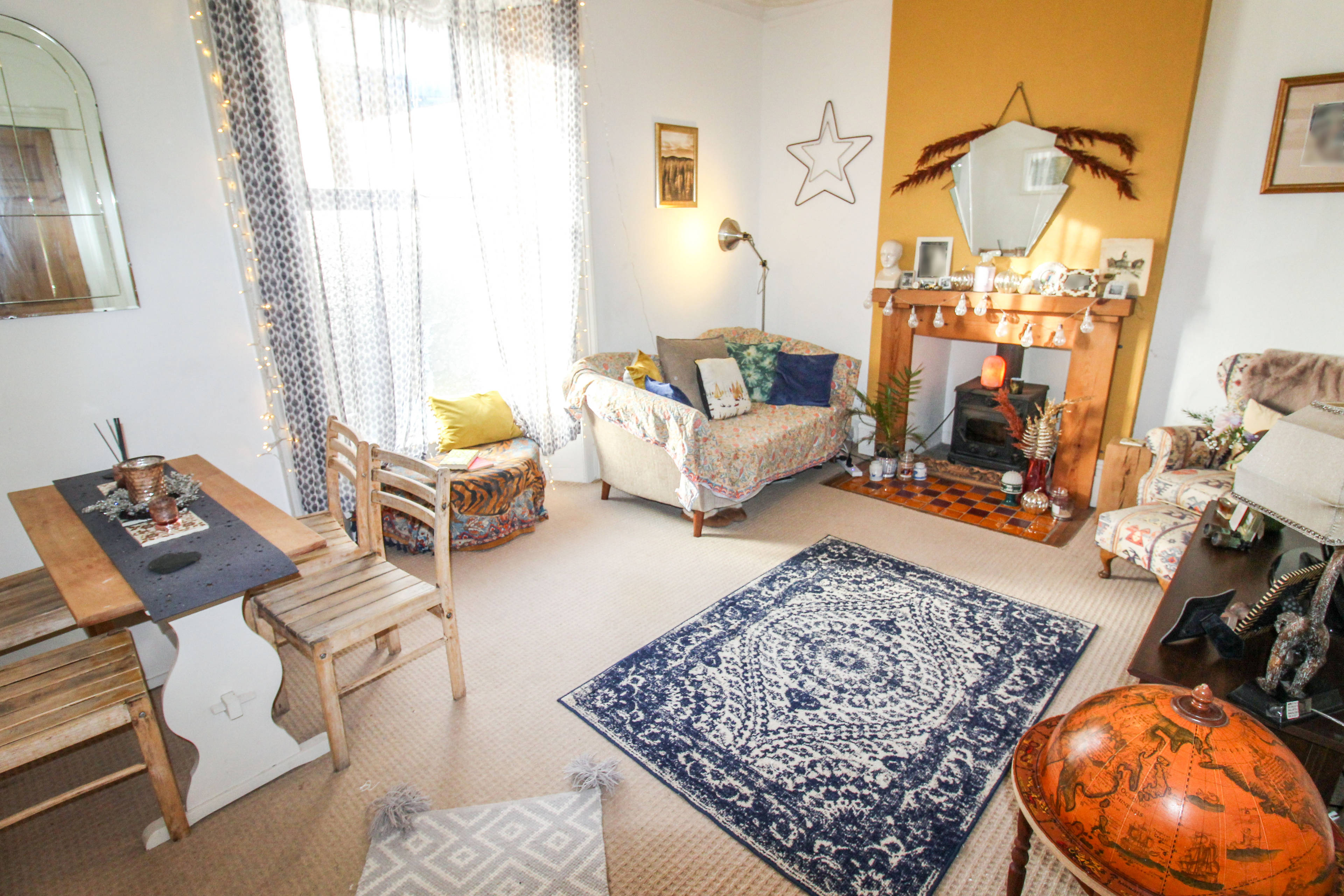 Lounge/Dining Room