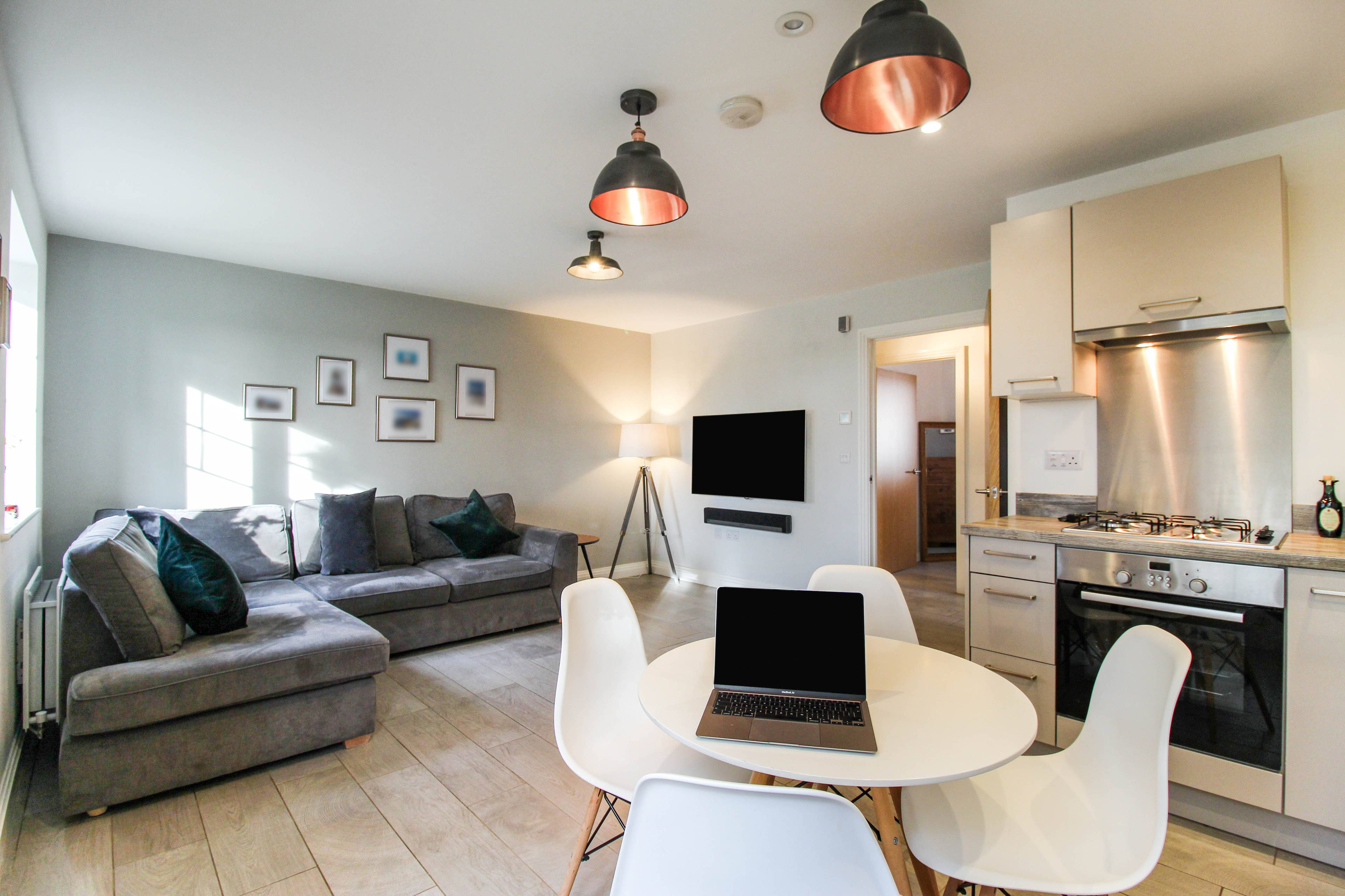 Lounge/Dining Room
